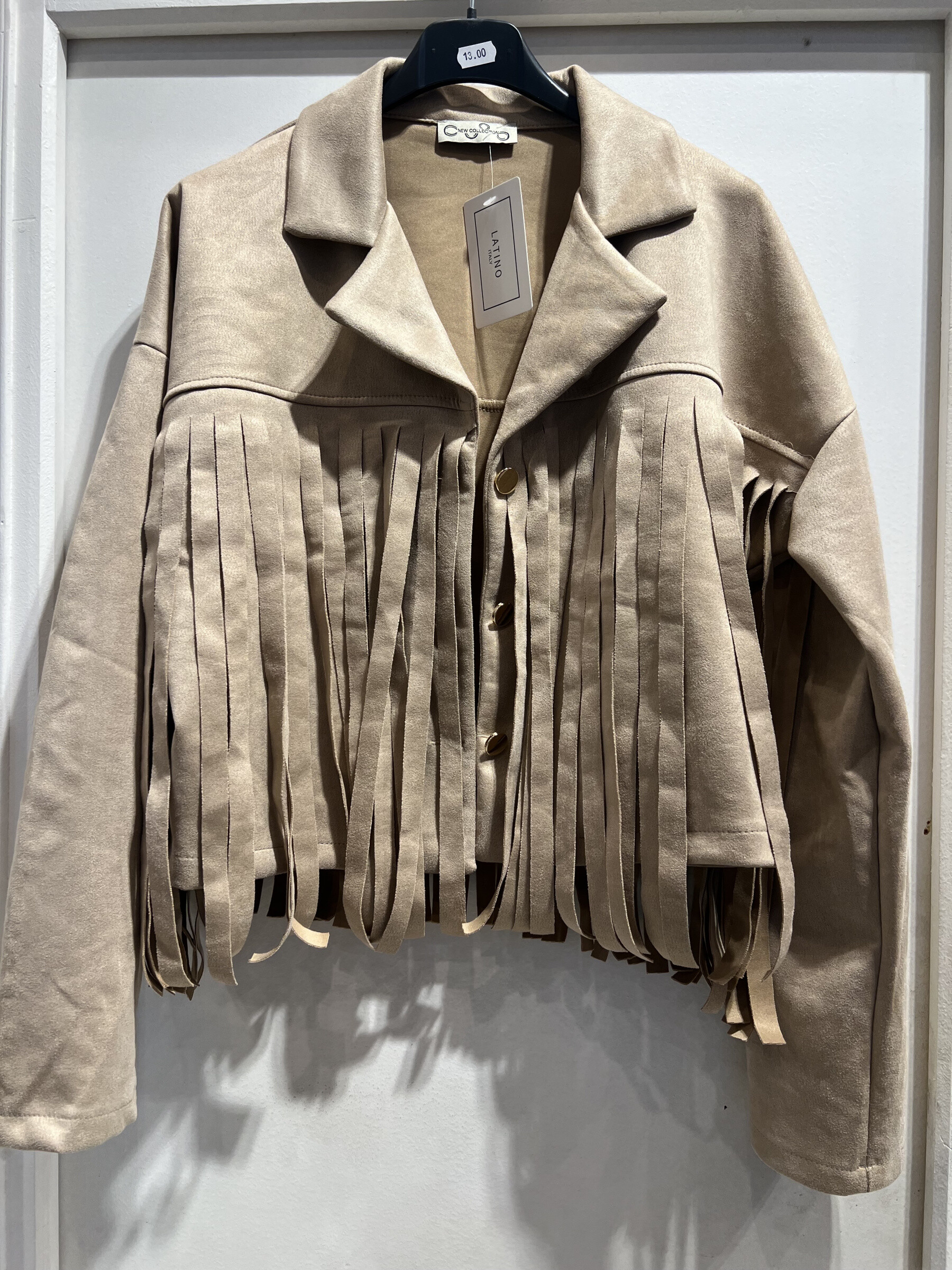 Grossista LATINO - Giacca in pelle scamosciata beige con frange