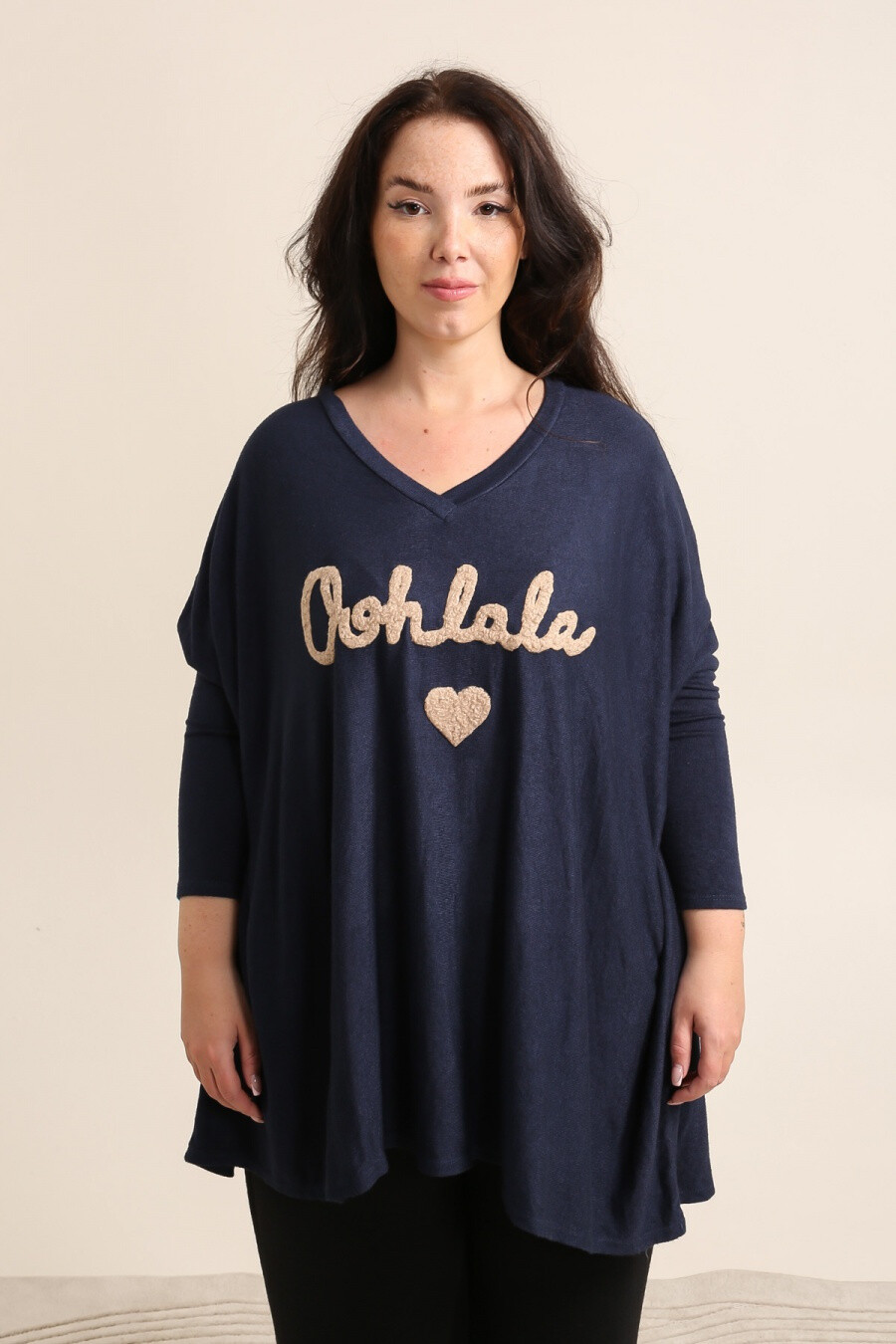 Wholesaler LAURA PARIS (MKL) - Soft V-neck oversized sweater/tunic