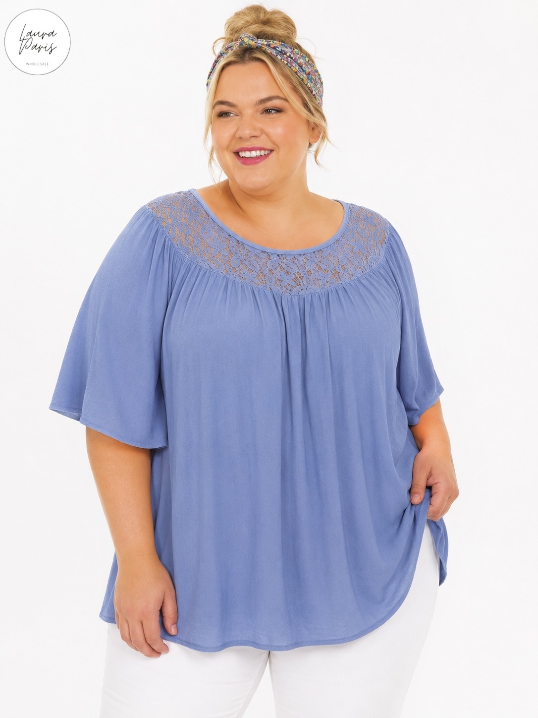 Wholesaler LAURA PARIS (MKL) - Light viscose blouse with lace collar (One Size)