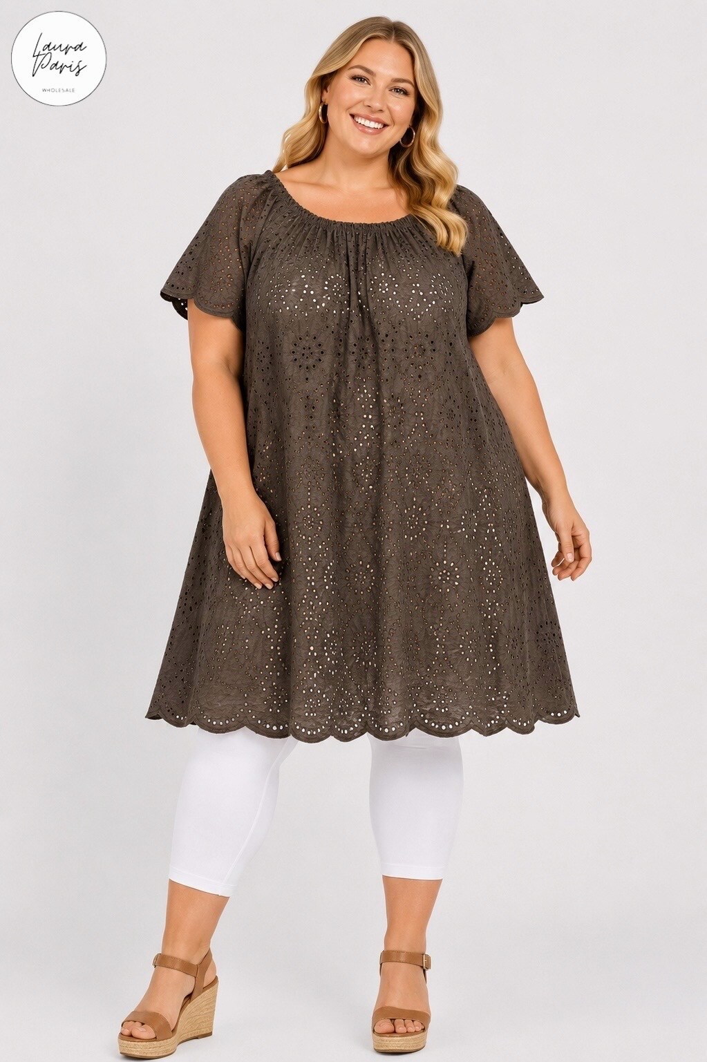 Wholesaler LAURA PARIS (MKL) - Long off-the-shoulder tunic with eyelet embroidery – unlined (One Size)