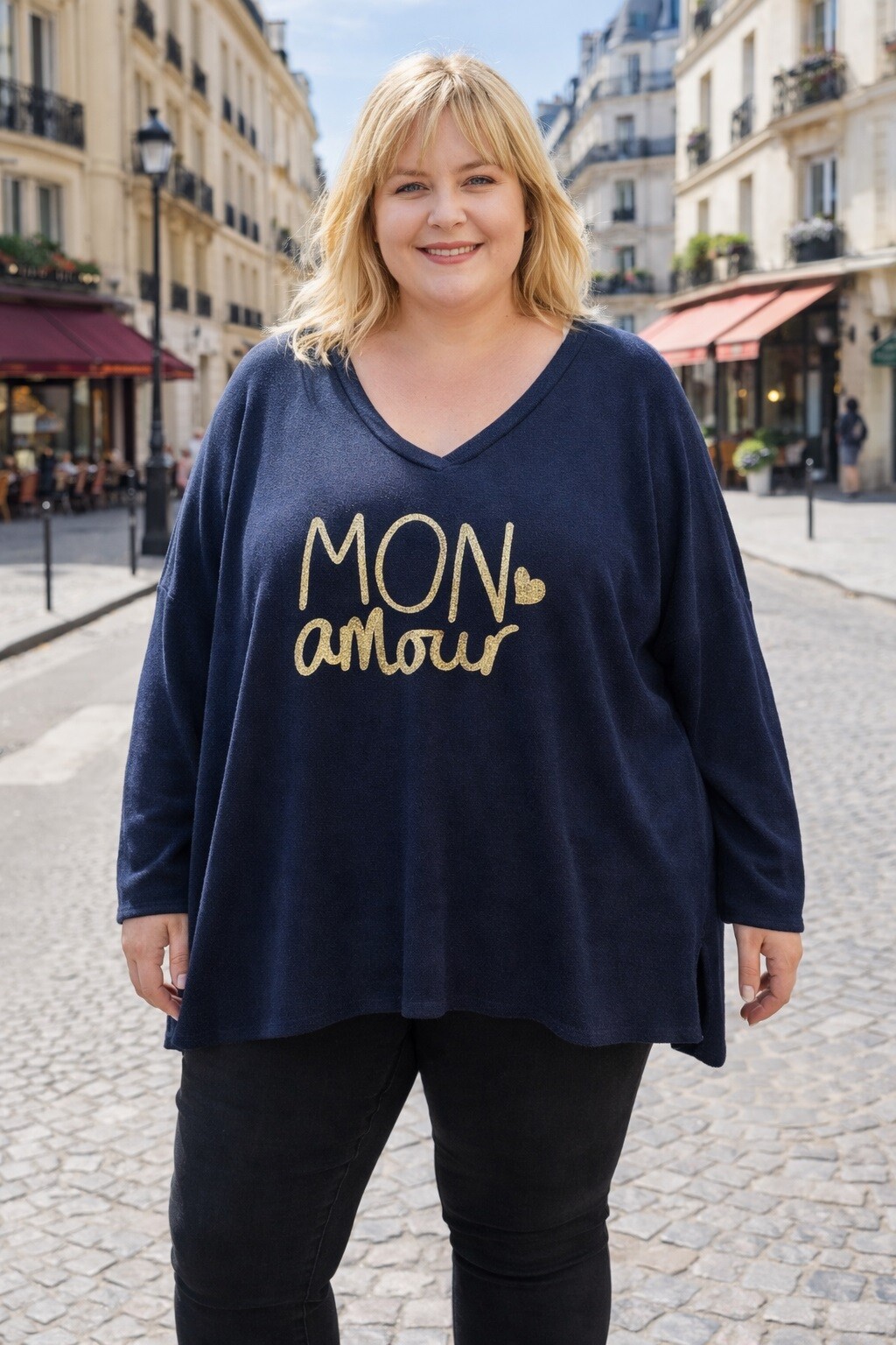 Wholesaler LAURA PARIS (MKL) - Tunic/ Soft fine knit sweater with 'Mon amour' print