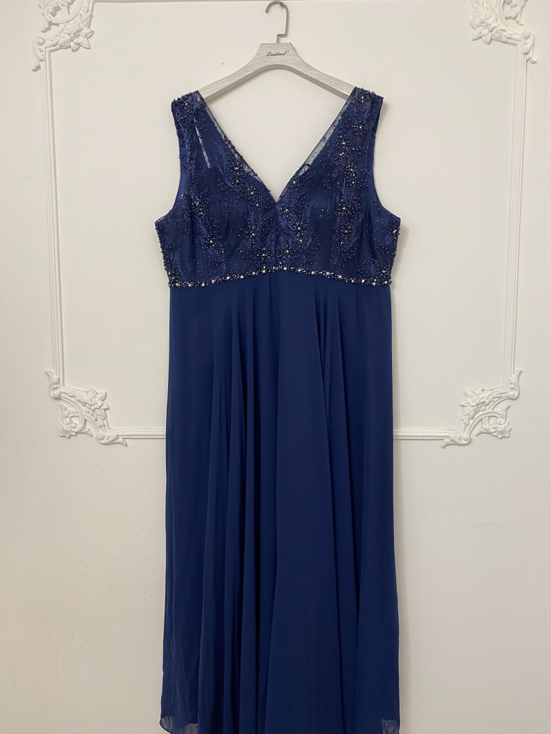 Wholesaler Lautinel - Extra large evening dress