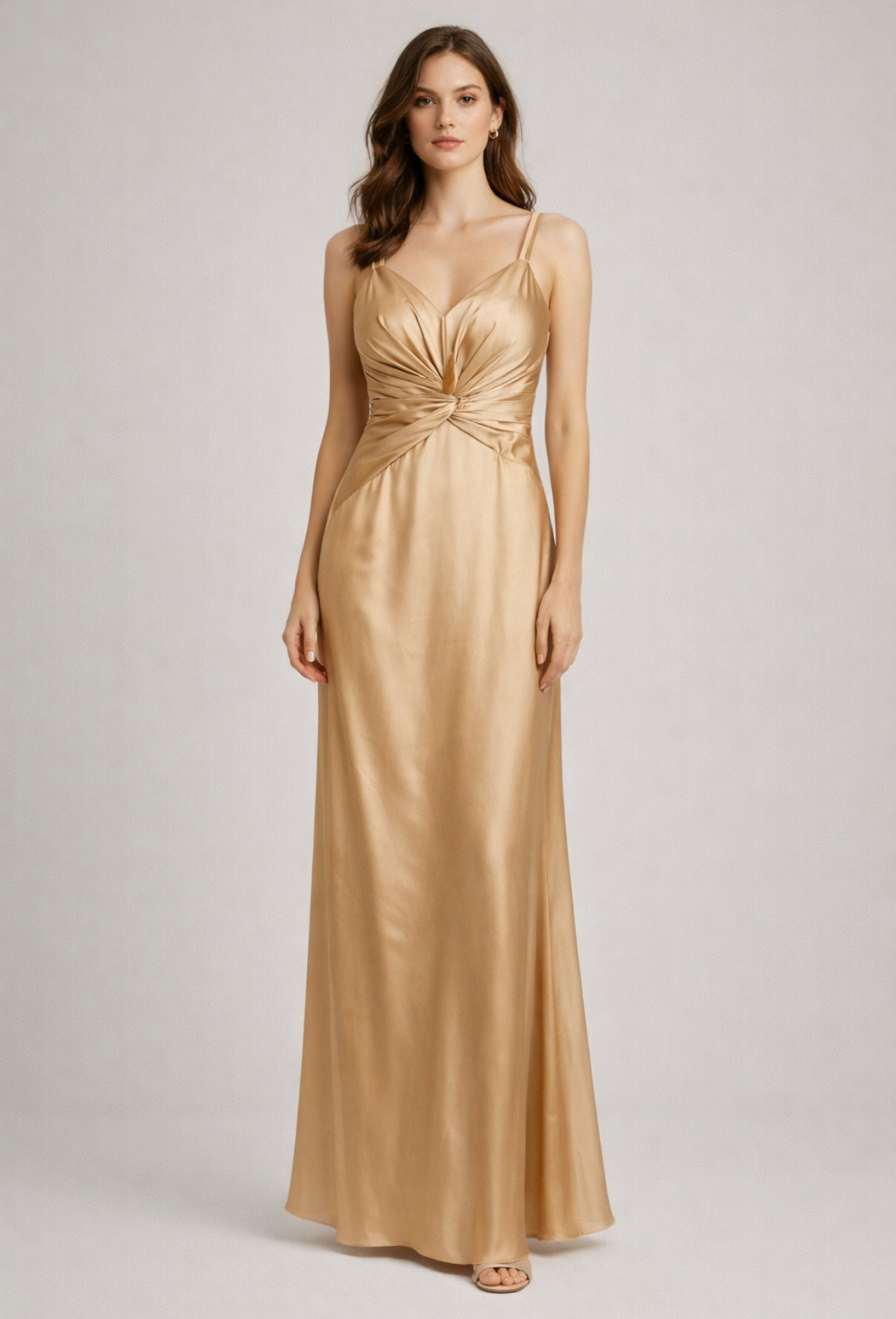 Grossiste Lautinel - Robe de soirée longue à bretelle en satin moulant