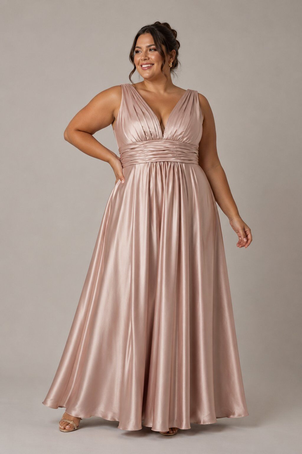 Grossiste Lautinel - Robe longue de soirée en satin à encolure en V