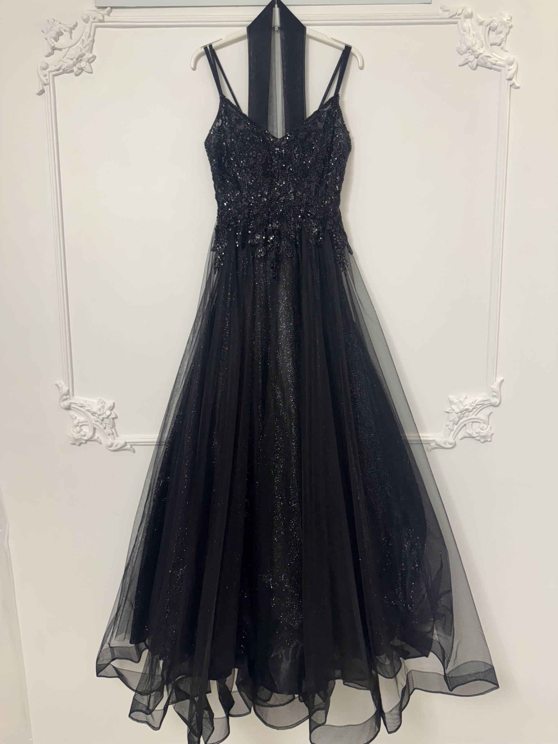 Grossiste Lautinel - Robe longue de soirée en tulle col V bretelle