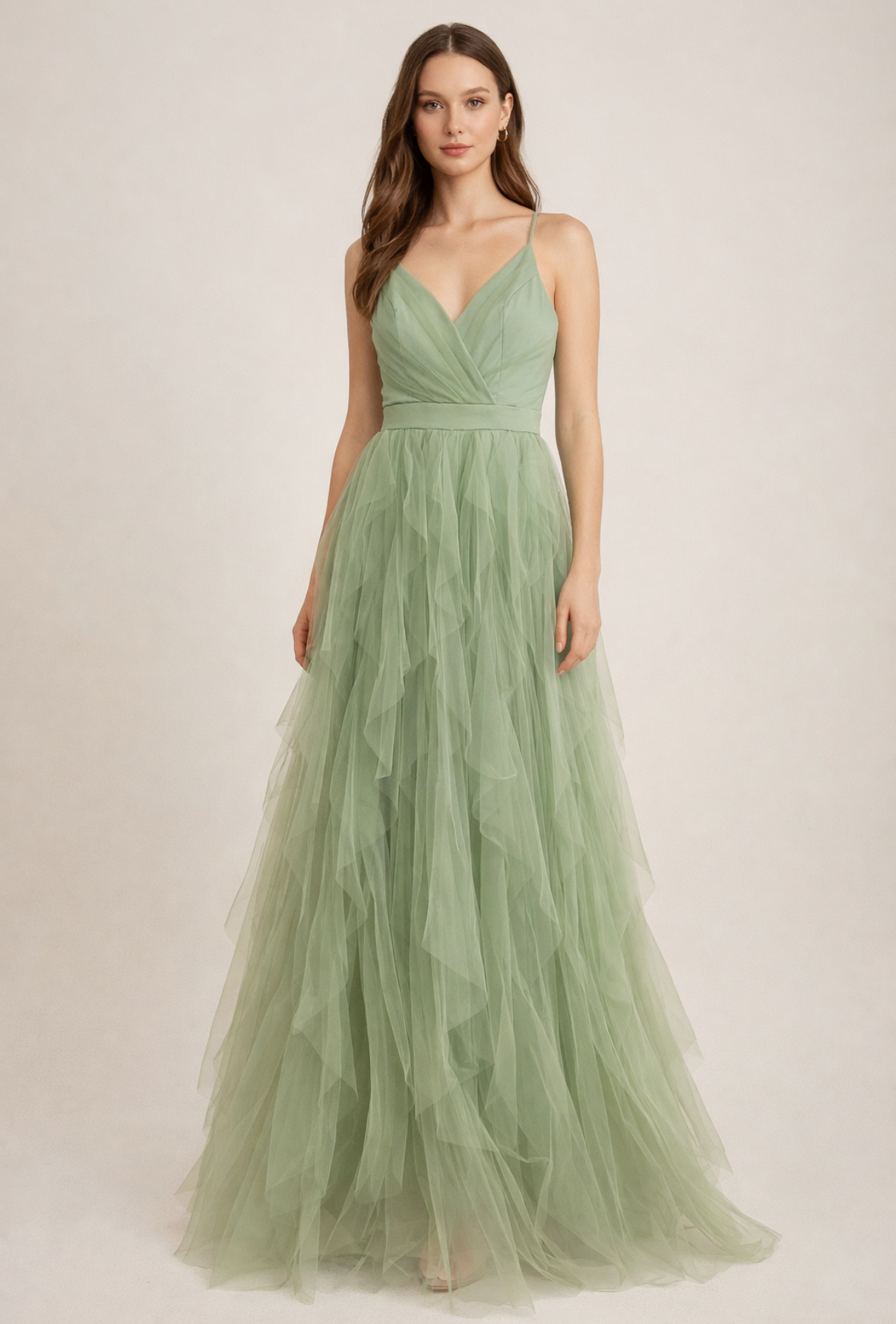 Grossiste Lautinel - Robe longue de soirée en tulle col V croisé avec bretelles fines