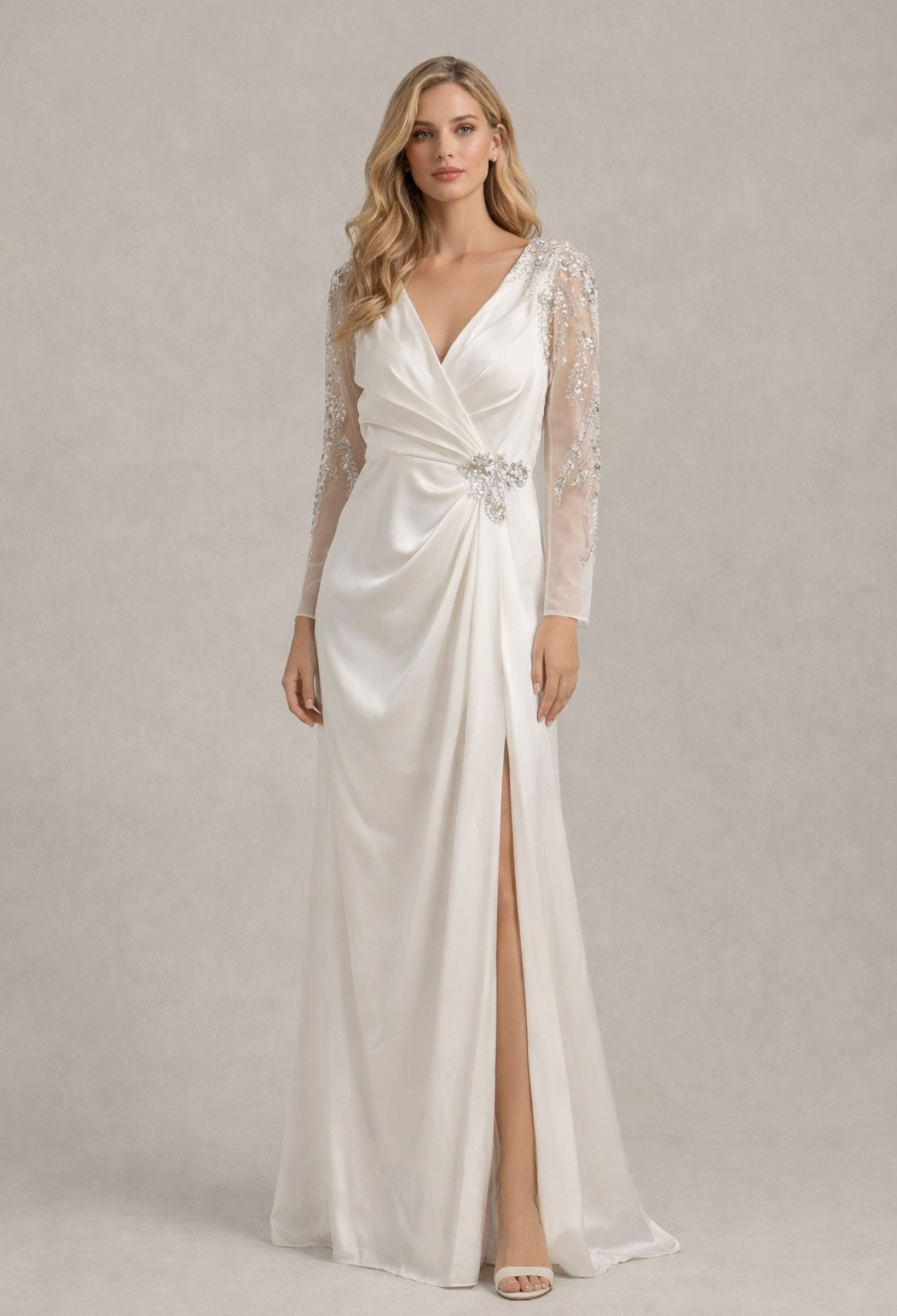Grossiste Lautinel - Robe longue de soirée à col croisée en satin avec manches longues perlé et strass