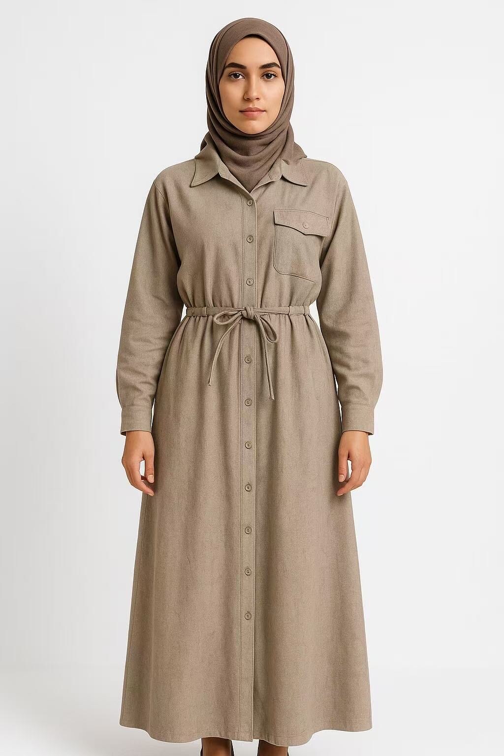 Élégante robe chemisier italienne, automne/hiver, en polyester (95%) et élasthanne (5%), parfait pour un style chic et confortable.