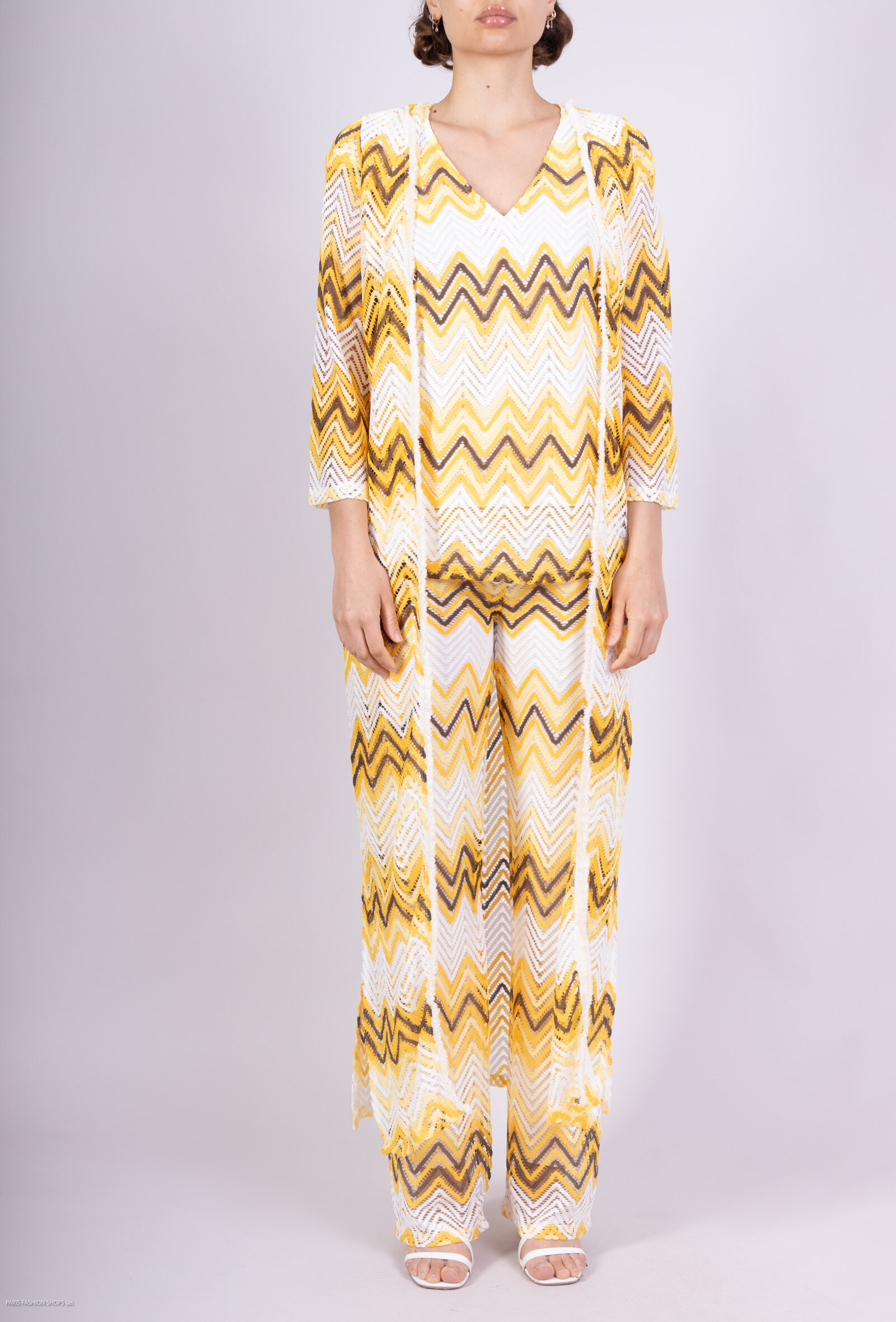Grossiste Les Bonnes Copines - Kimono en crochet motifs zigzag.