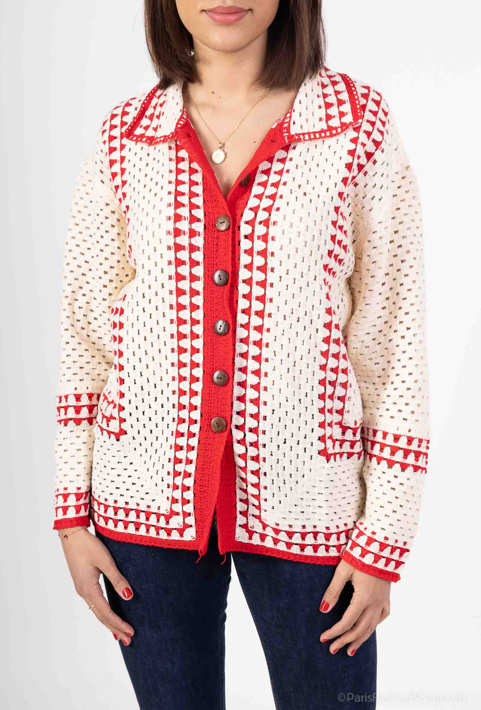Grossiste Les Bonnes Copines - Gilet en crochet avec boutons