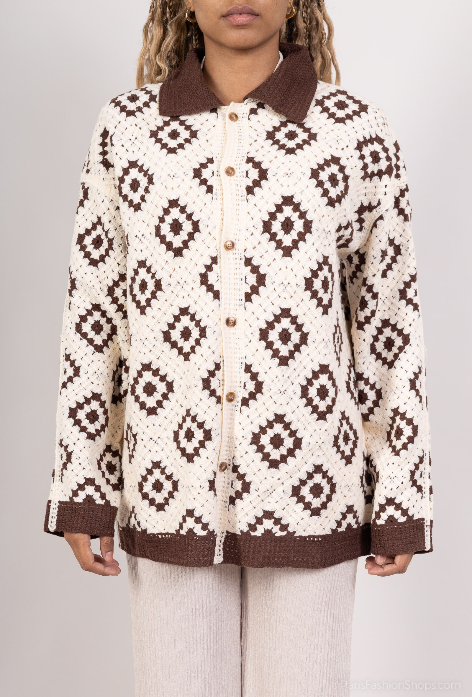 Grossiste Les Bonnes Copines - Gilet en maille crochet beige et marron