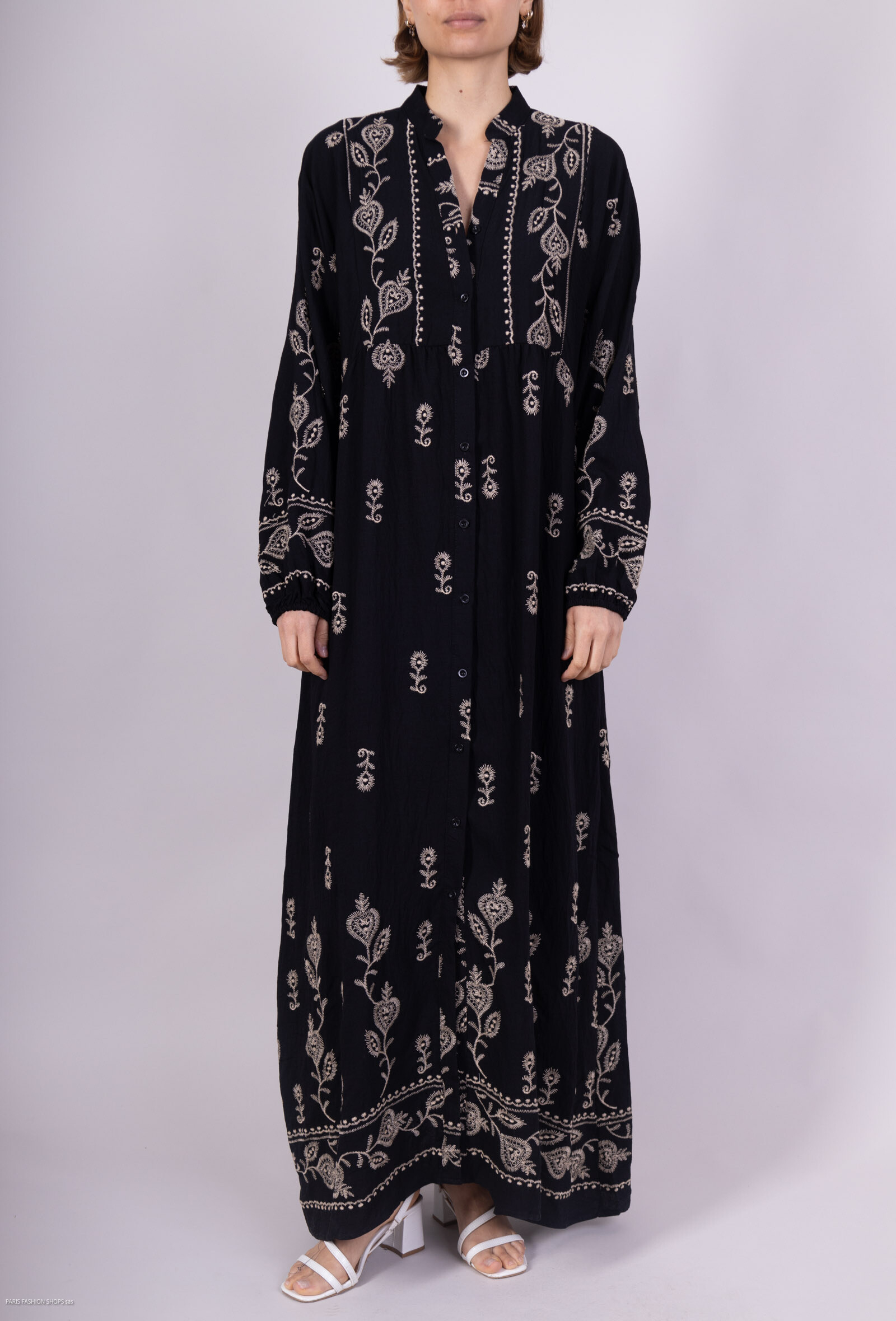 Grossiste Les Bonnes Copines - Robe ample brodé col Mao