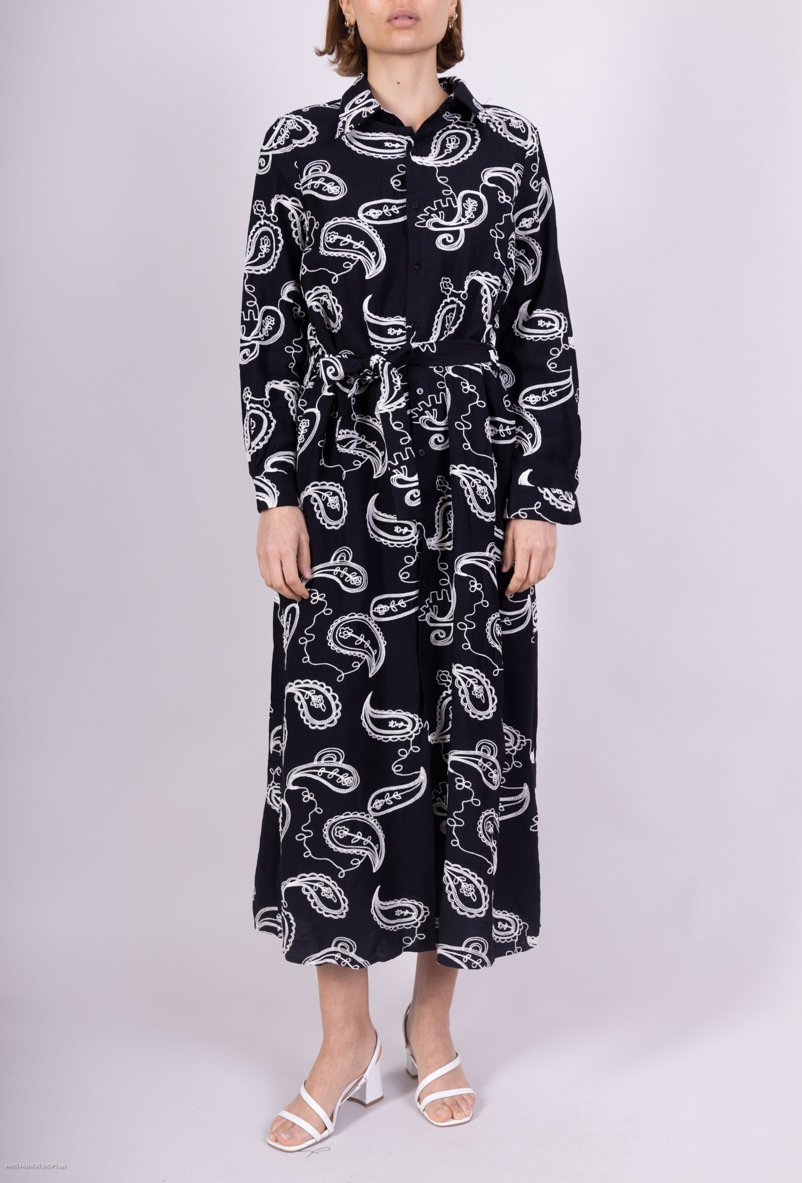 Grossiste Les Bonnes Copines - Robe ample brodé col chemise
