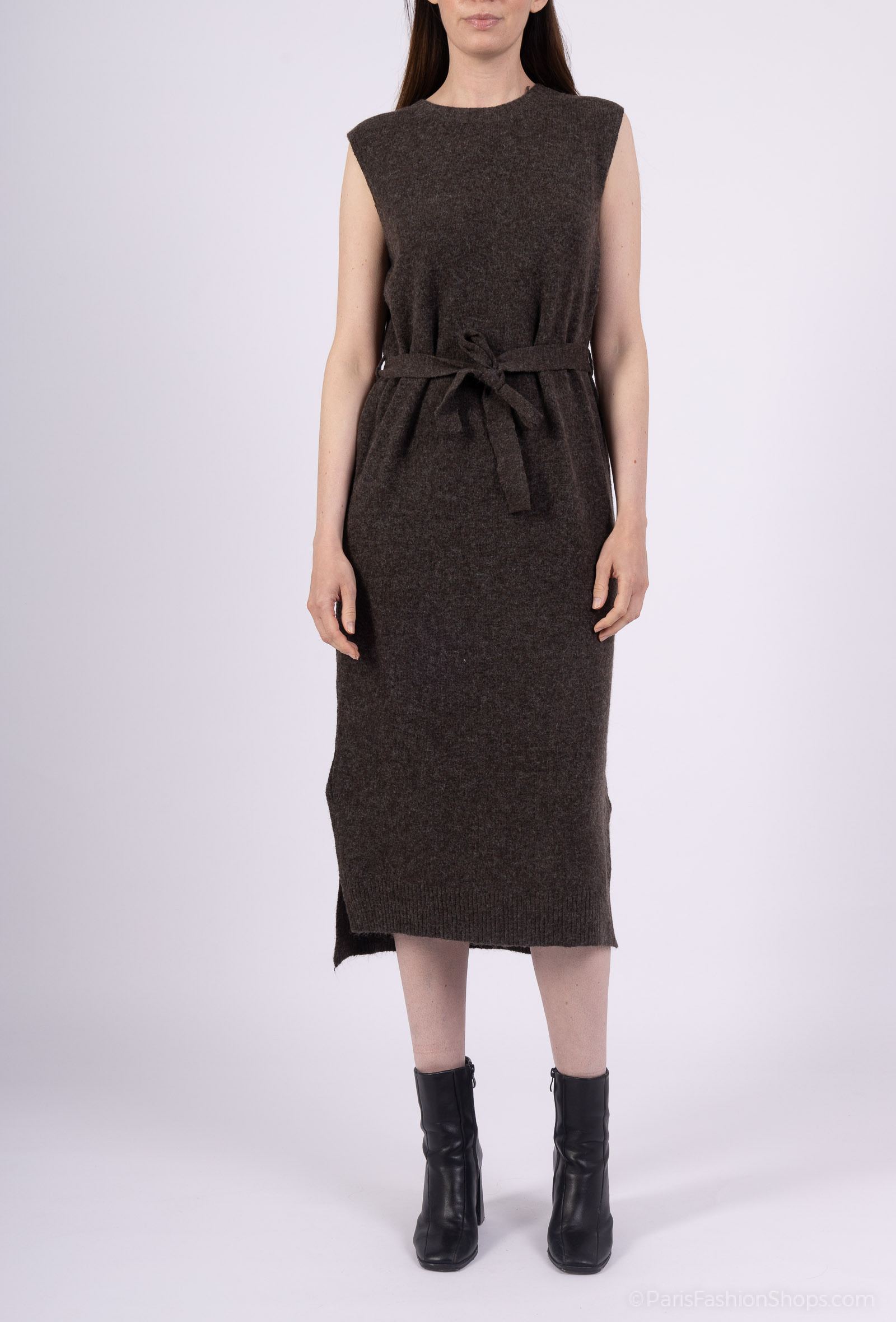Grossiste Les Bonnes Copines - Longue Robe en maille sans manche