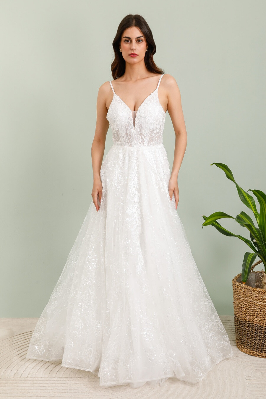 Wholesaler Les Voiliers - Princess wedding dress with lace and embroidery