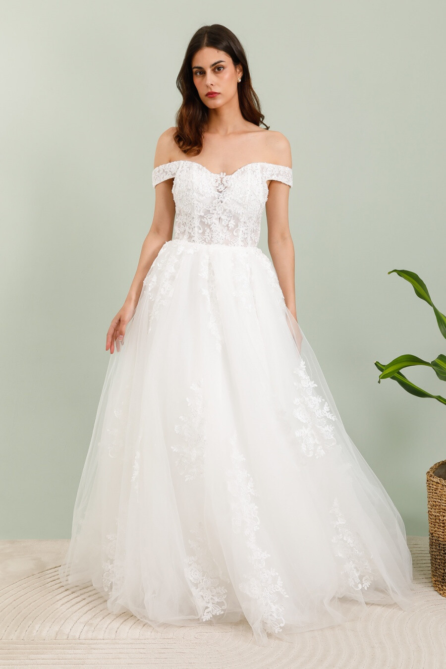 Wholesaler Les Voiliers - Princess wedding dress with lace and embroidery