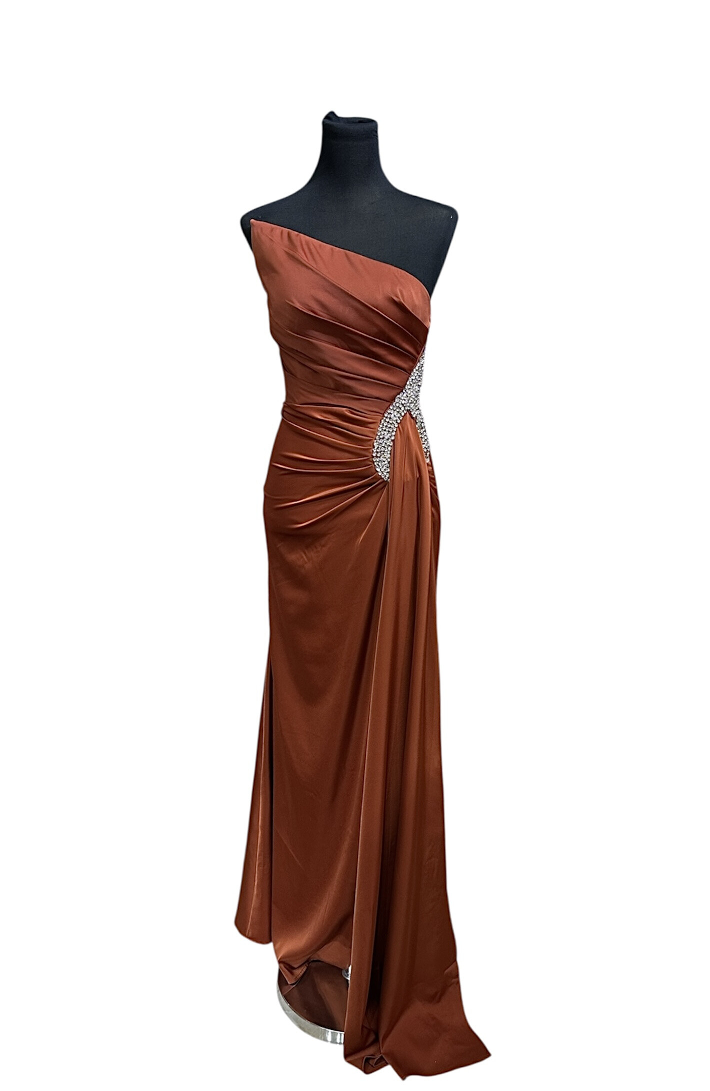 Großhändler Les Voiliers - Glamouröses Satin-Bandeaukleid