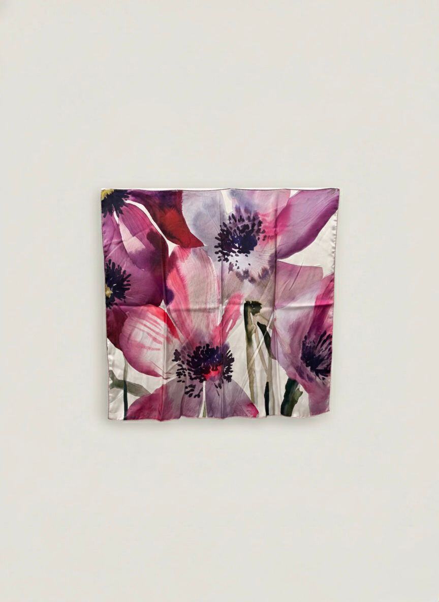 Großhändler LI.FE STYLE - Schal aus Viskosesatin mit Blumenmuster
