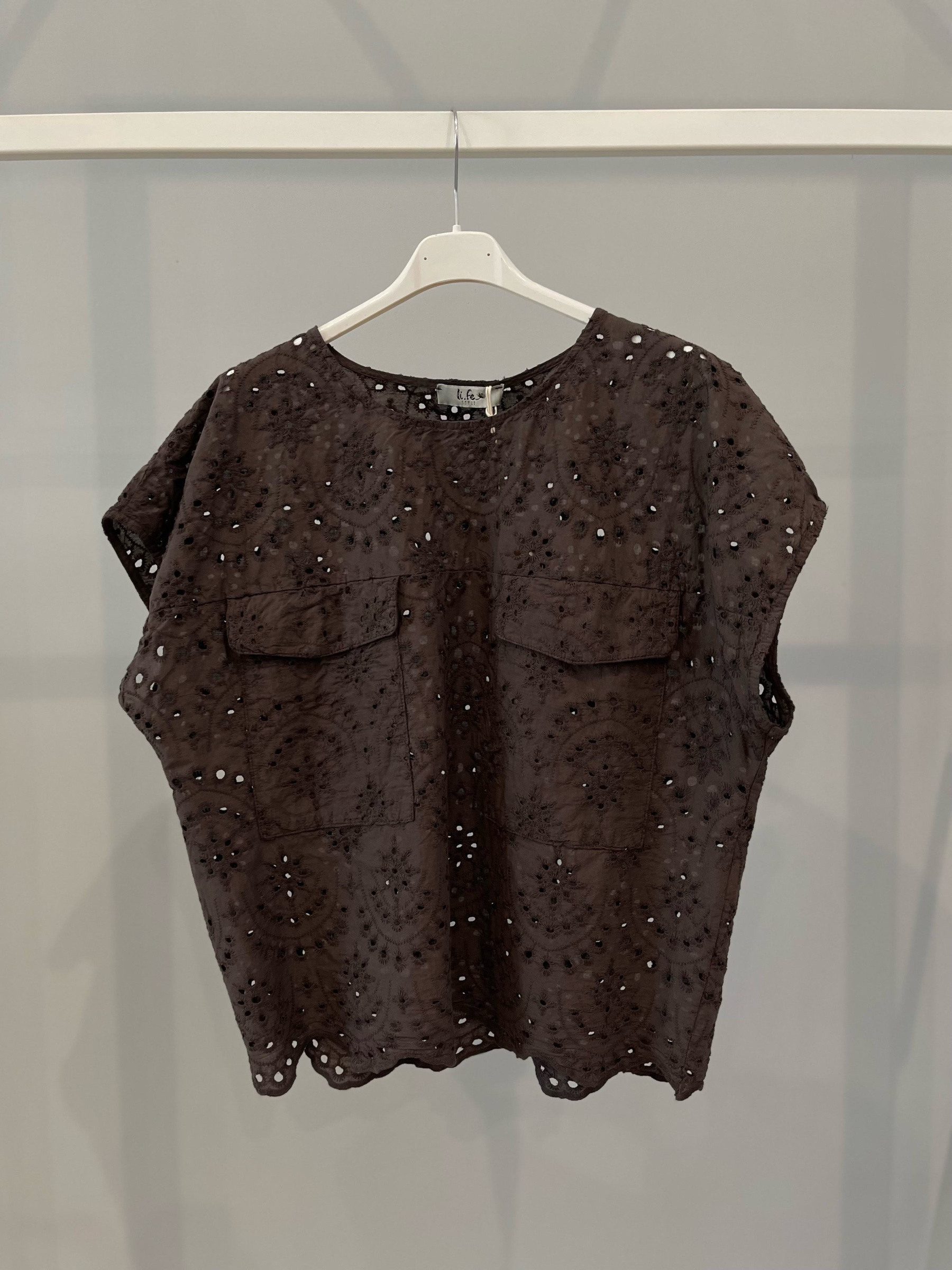 Wholesaler LI.FE STYLE - 100% cotton eyelet top with small pockets
