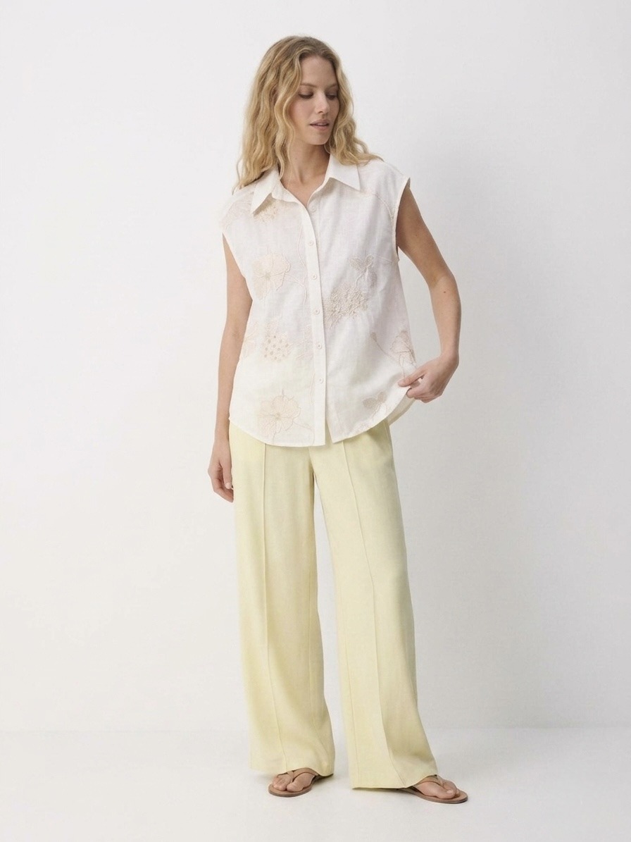Mayorista LI.FE STYLE - Camisa Breeze de algodón efecto lino con bordados florales