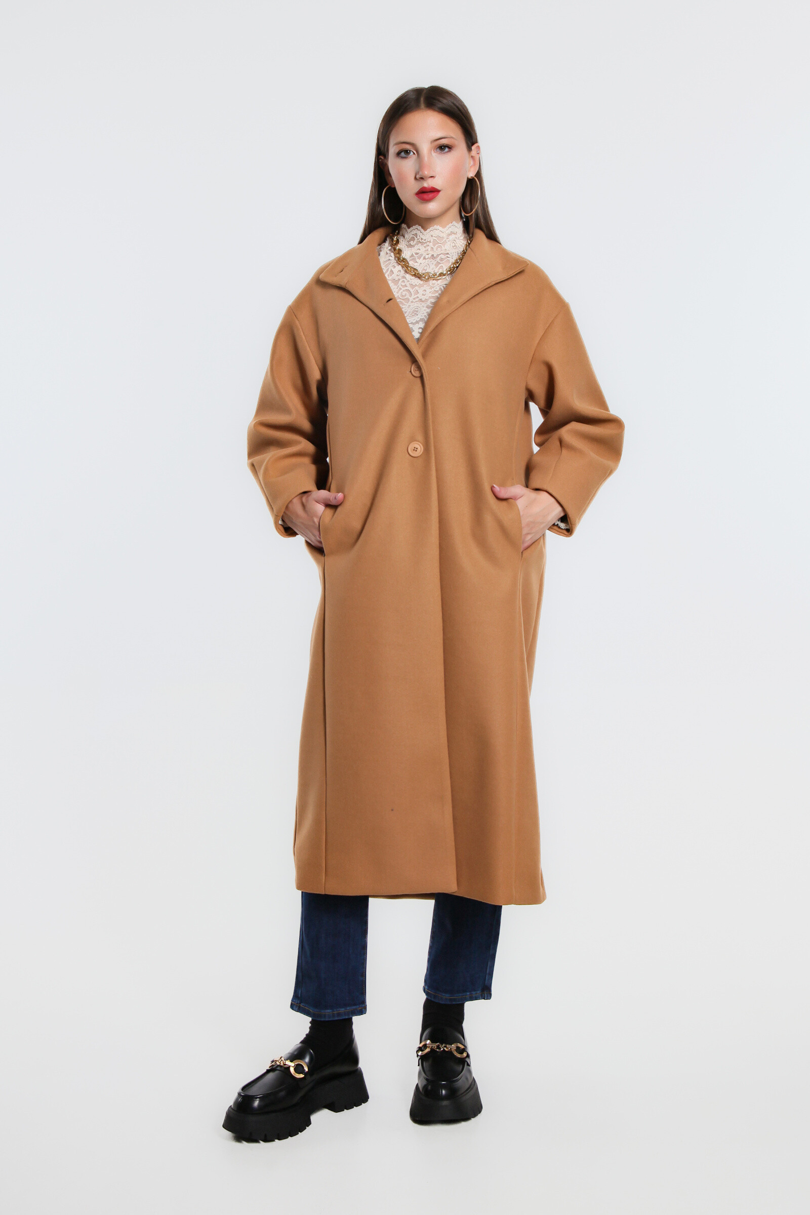 Wholesaler LI.FE STYLE - Long wide coat with high collar.