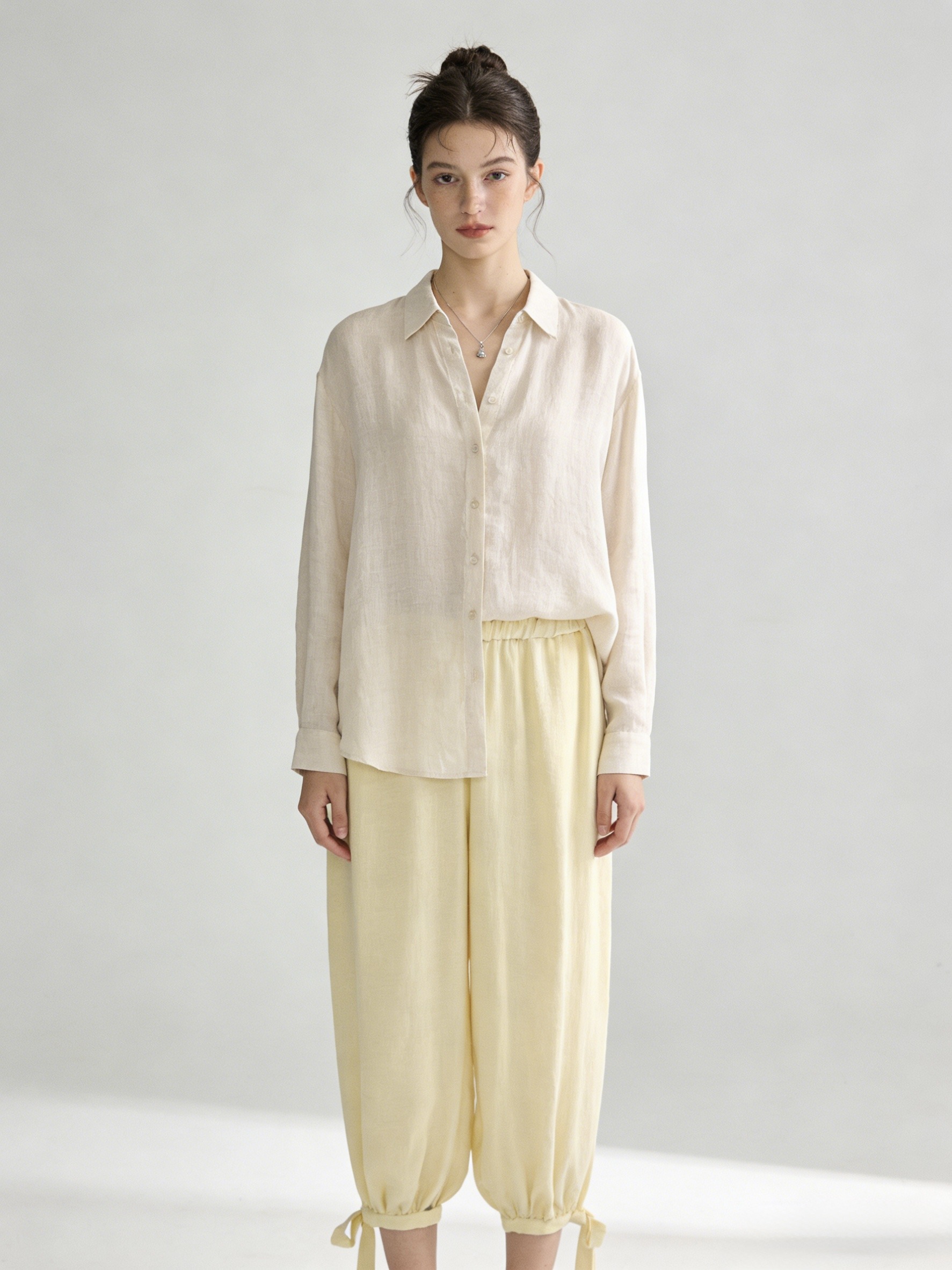 Wholesaler LI.FE STYLE - Balloon Capri Pants with Ankle Bow - Crinkled Texture