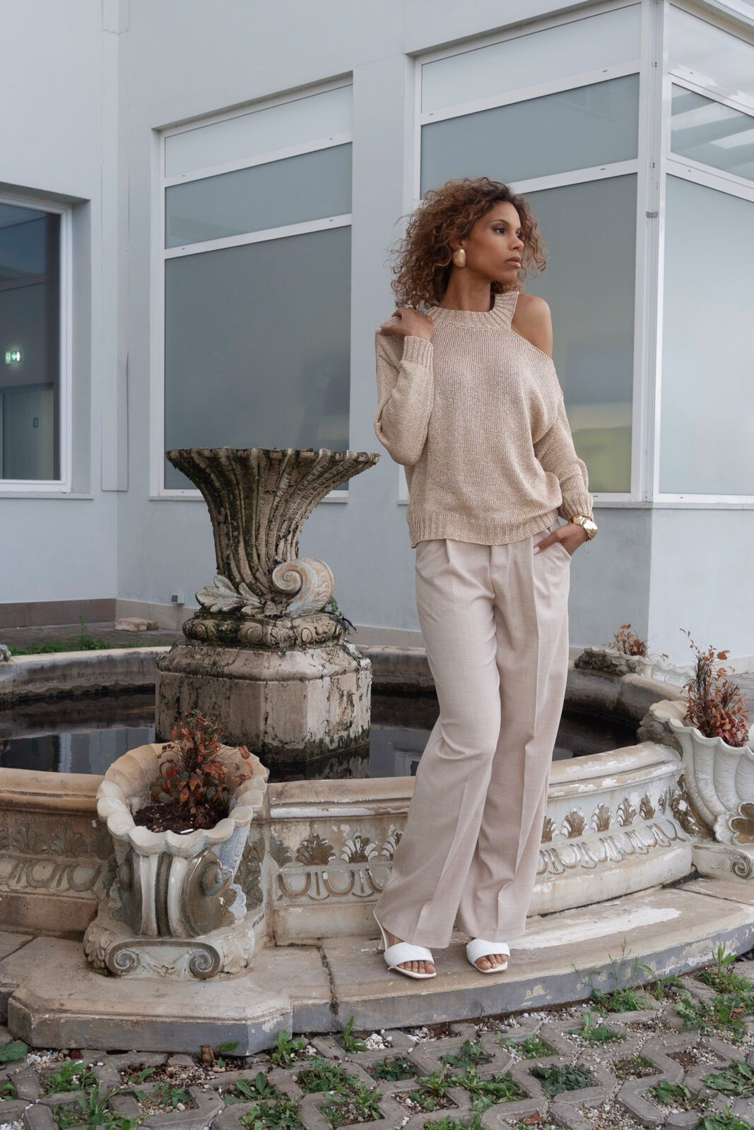 Wholesaler LI.FE STYLE - Elegant long golden cardigan in knit with viscose and lurex blend