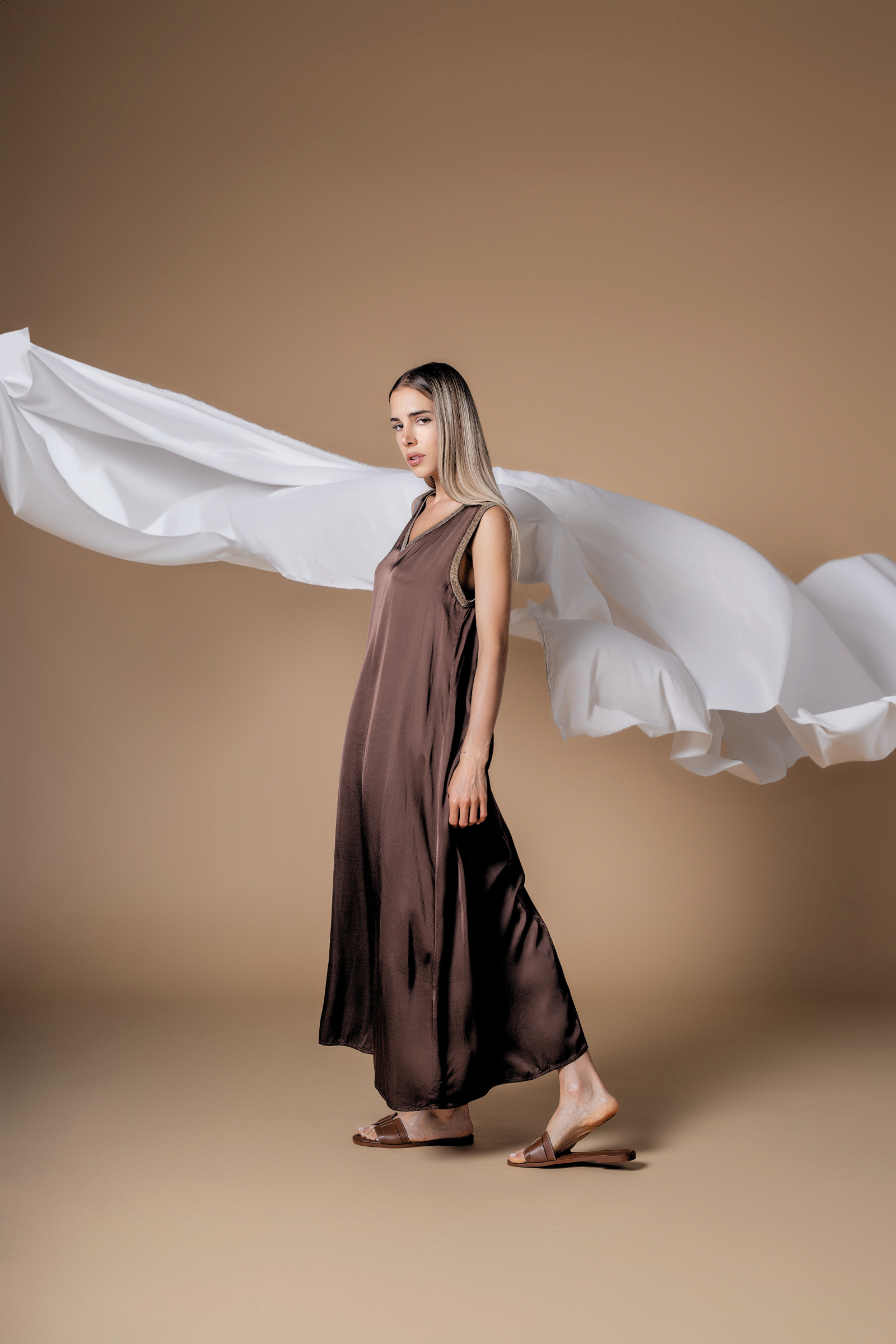 Wholesaler LI.FE STYLE - Long dress with V -neck lurex, sleeveless