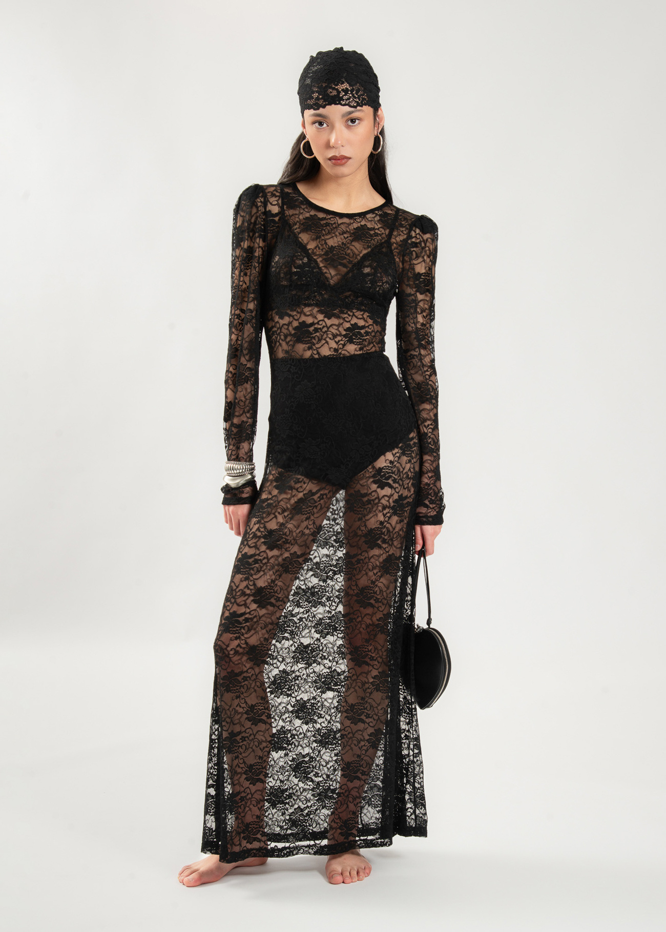 Grossiste LI.FE STYLE - Robe longue en dentelle florale noire transparente