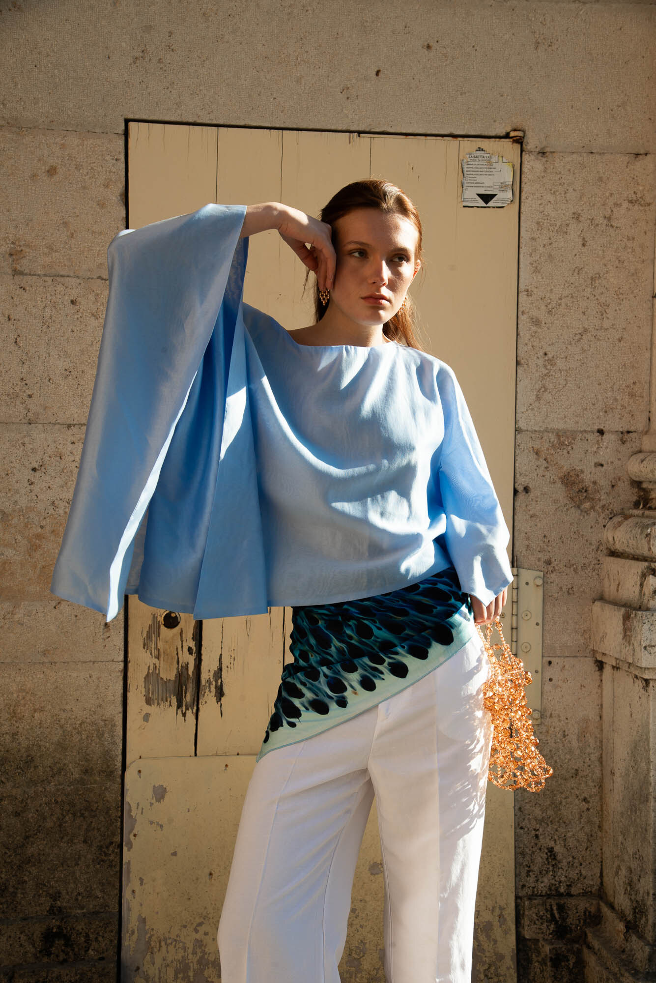 Grossiste LI.FE STYLE - Blouse Asymétrique Couture à Aile