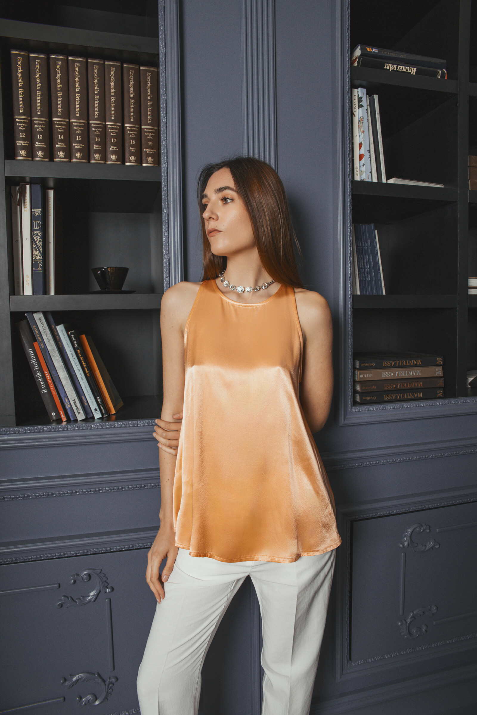 Grossiste LI.FE STYLE - Top en satin dans le bouton Gilded Viscose