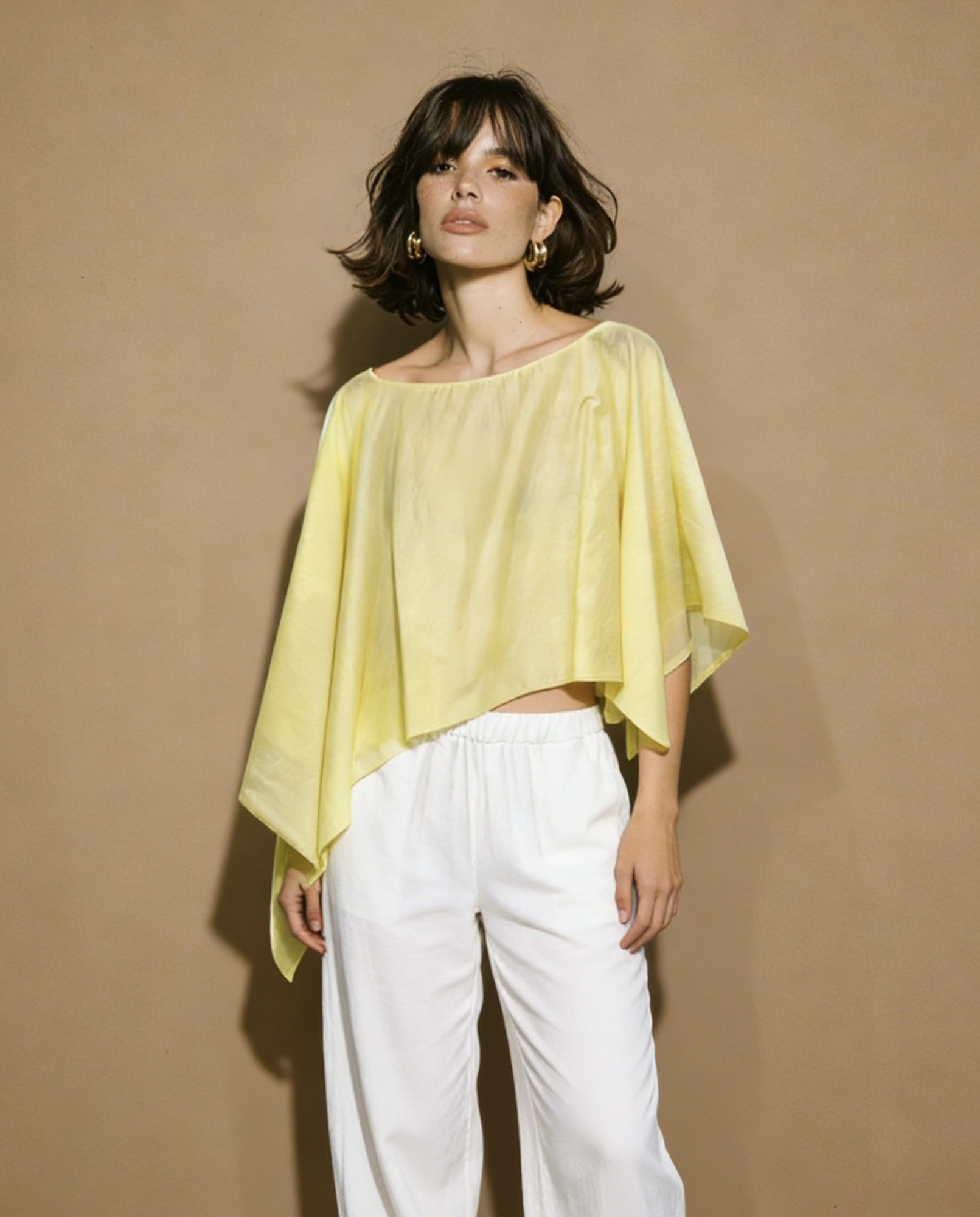 Grossiste LI.FE STYLE - Blouse Asymétrique Couture à Aile