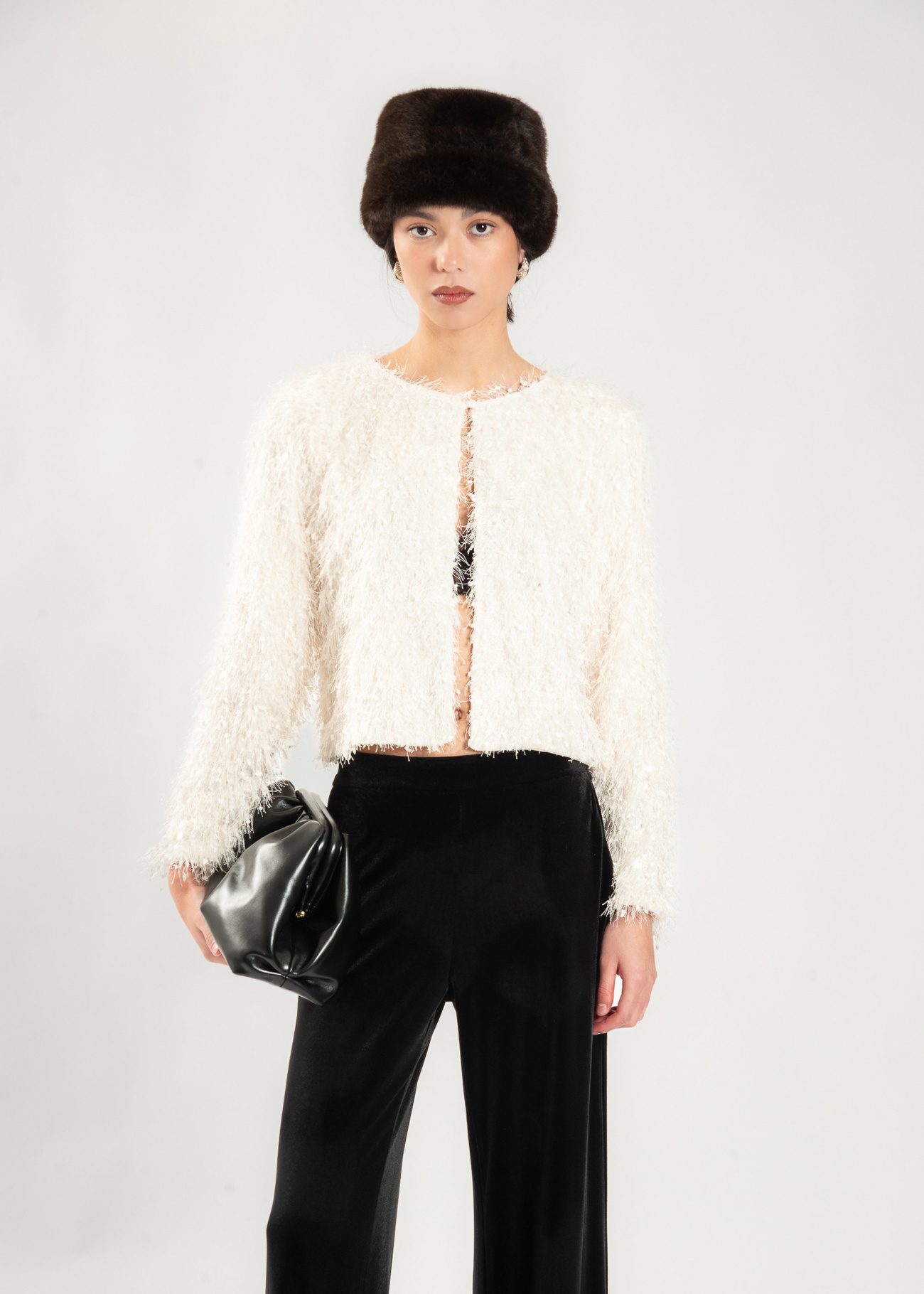 Wholesaler LI.FE STYLE - Short faux fur jacket with sequins