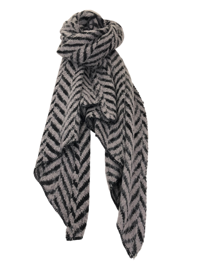 Wholesaler Lidy's - Shiny scarf with graphic chevron pattern