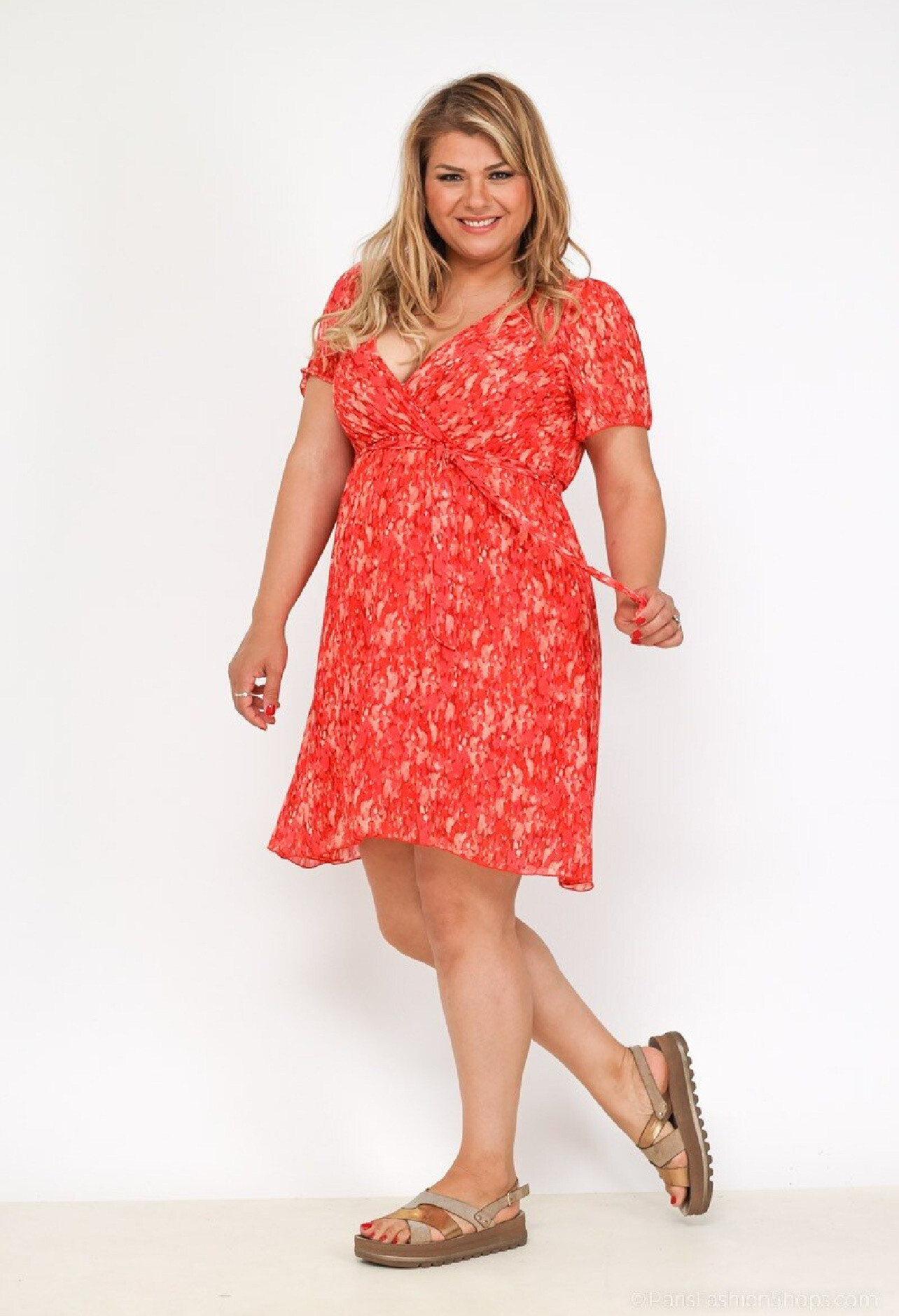 Mayorista Lilie Plus - Vestido corto con estampado de gran tamaño