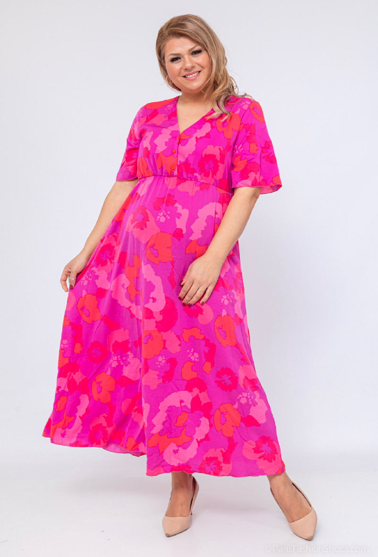 Grossiste Lilie Plus - robe longue avec des manches courtes et un décolleté en V grande taille