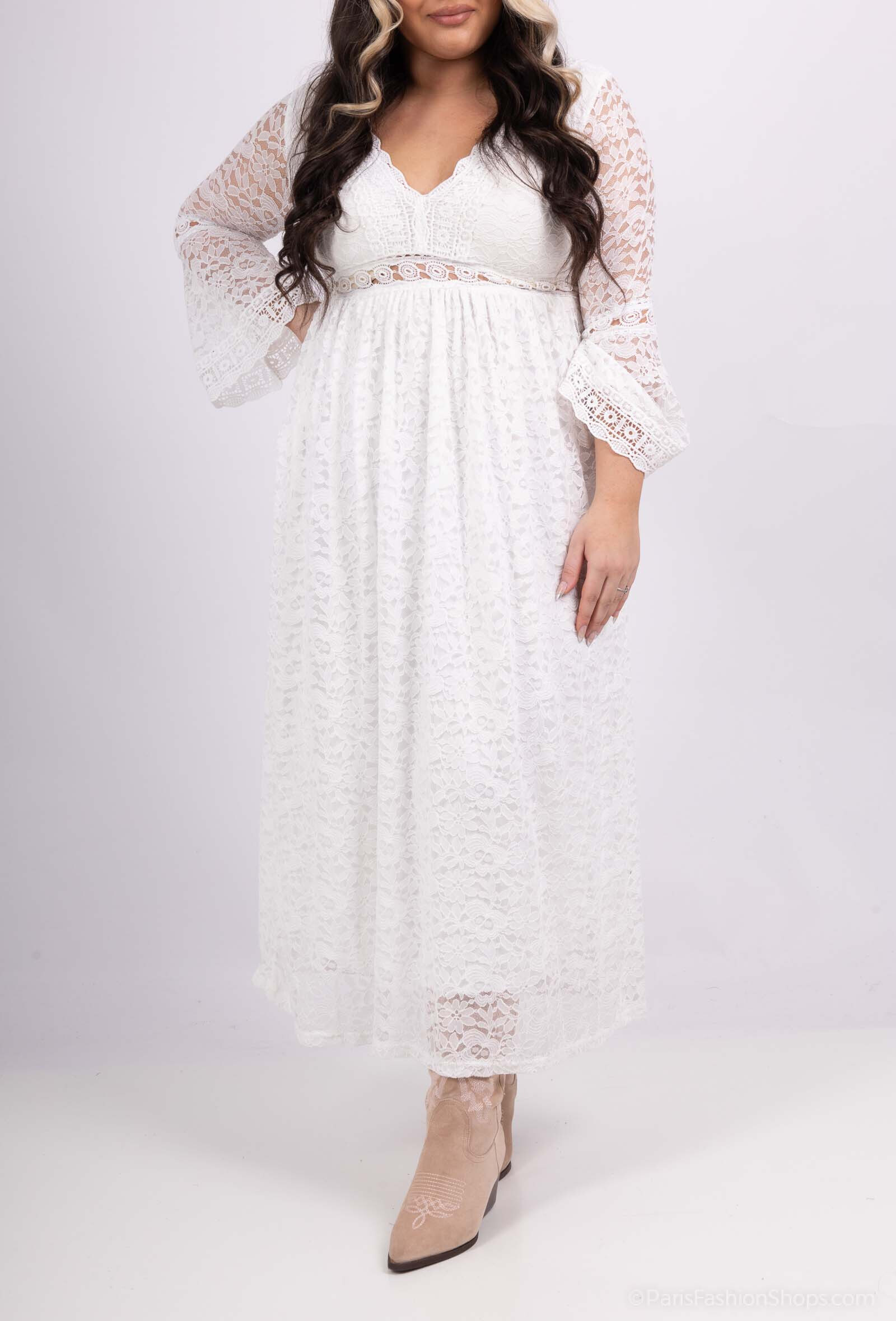 Grossiste Lilie Plus - robe élégante est conçue en dentelle délicate grande taille