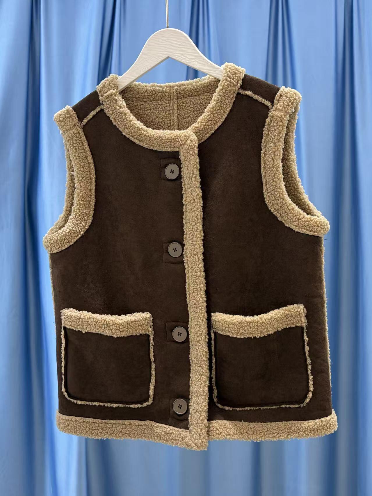 Grossiste Lilie Rose - Gilet sans manche en daim synthétique,