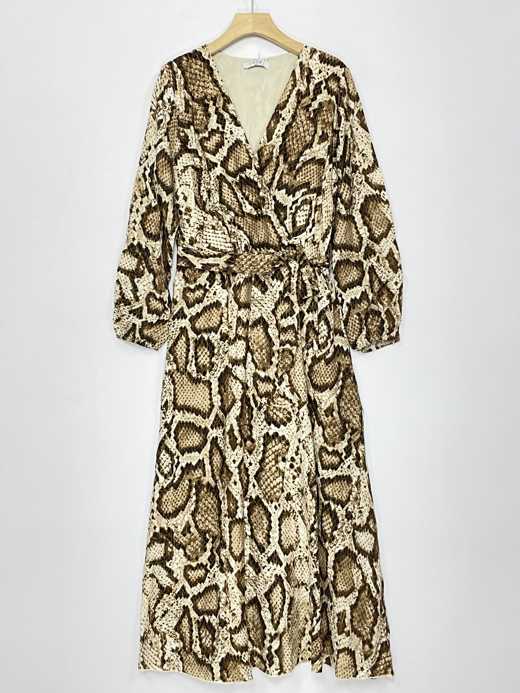 Long cotton-linen dress with animal print, perfect for spring-summer, made in China.