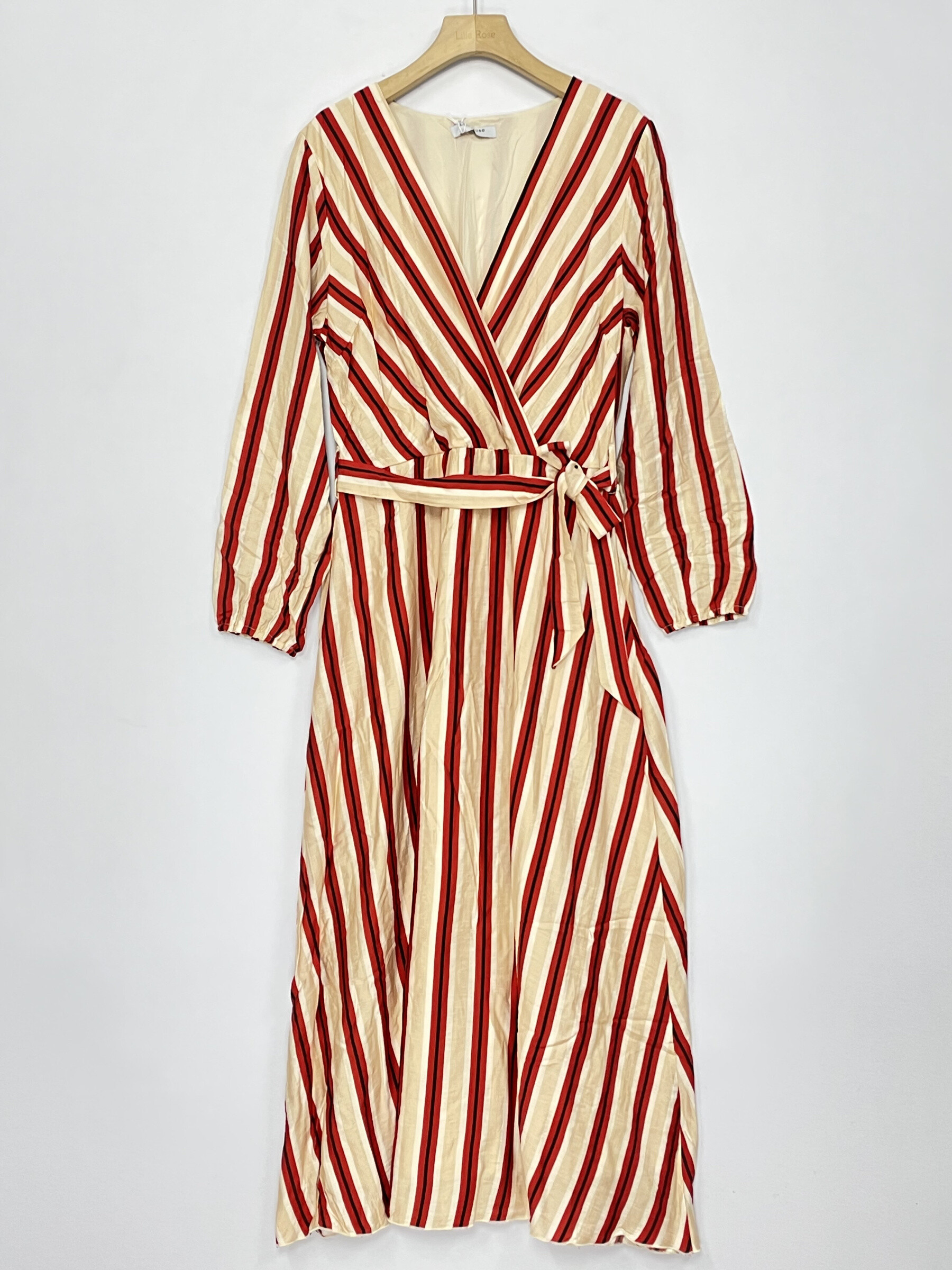 Striped long dress, cotton and linen, perfect for spring/summer, made in China.