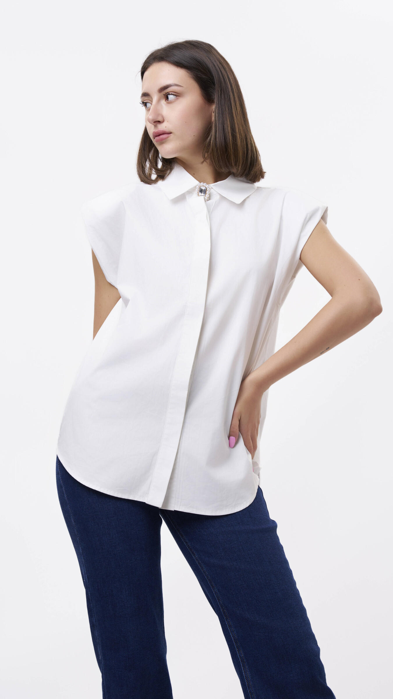 Wholesaler LILLA - Sleeveless shirt with straps