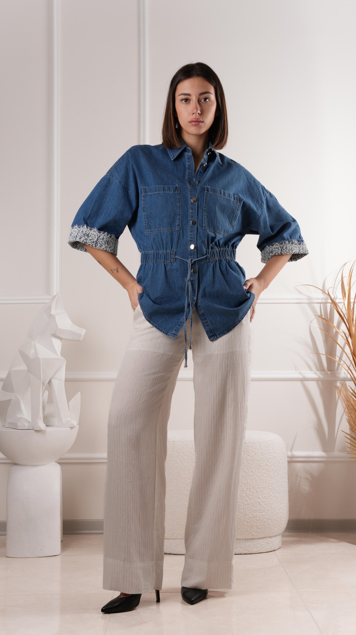 Grossiste LILLA - CHEMISES EN JEANS AVEC MANCHES EN DENTELLE