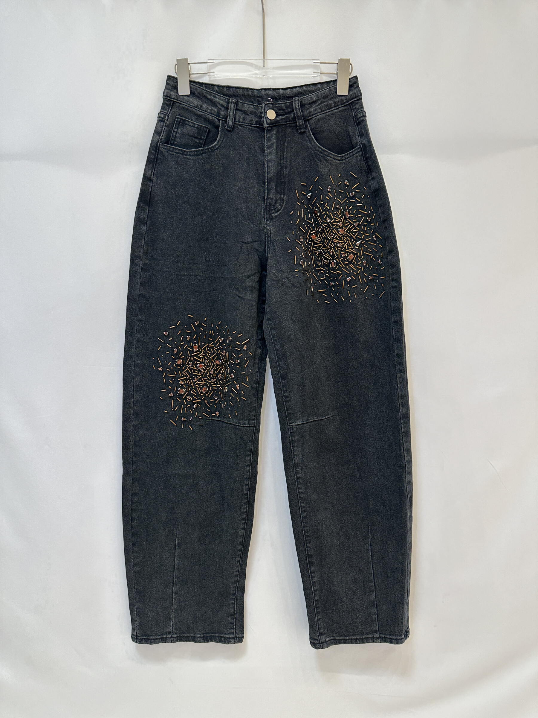 Grossiste LILLA - Jean avec pierres précieuses et diamants sur les jambes