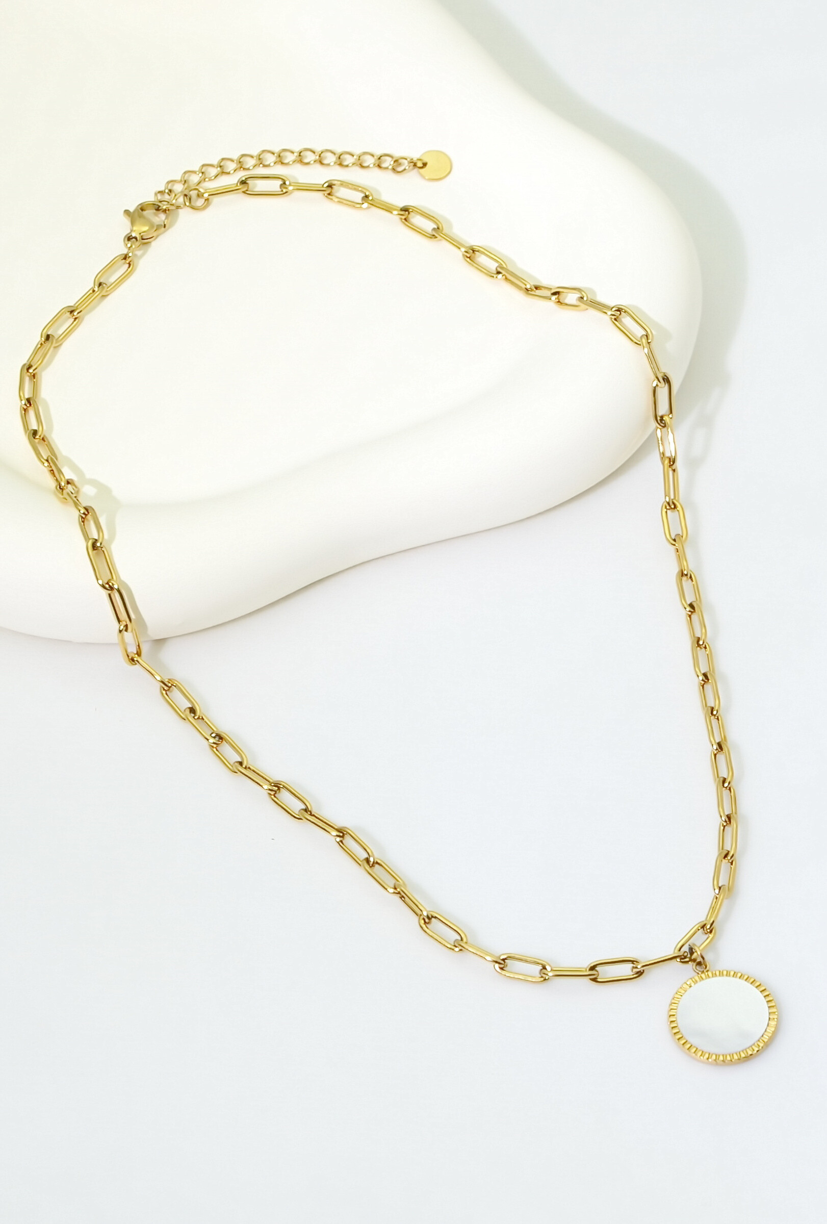 Grossiste LILY CONTI - Collier en acier inoxydable, pendentif coquillage nacré