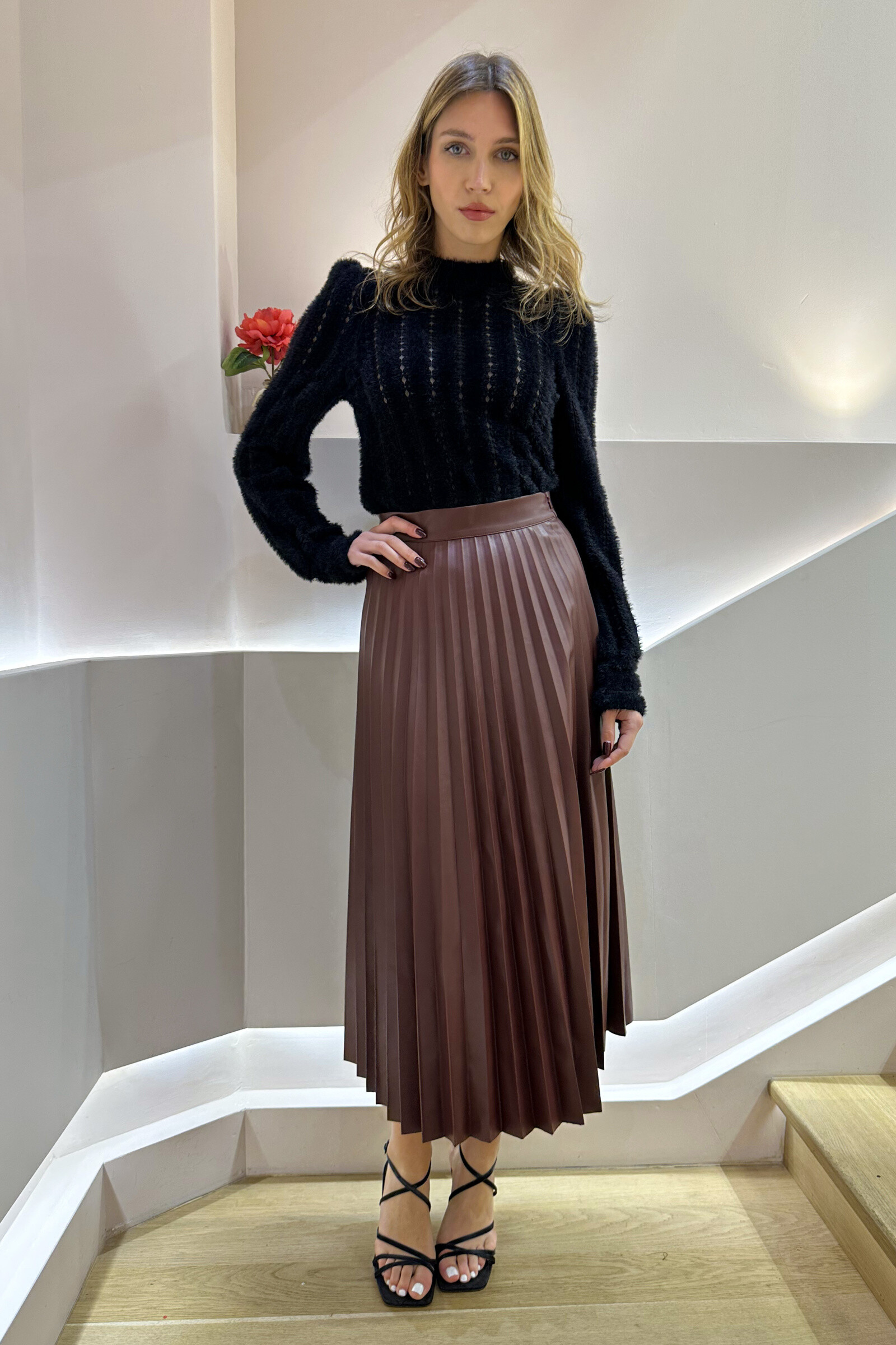 Wholesaler Lily White - Long pleated faux leather skirt