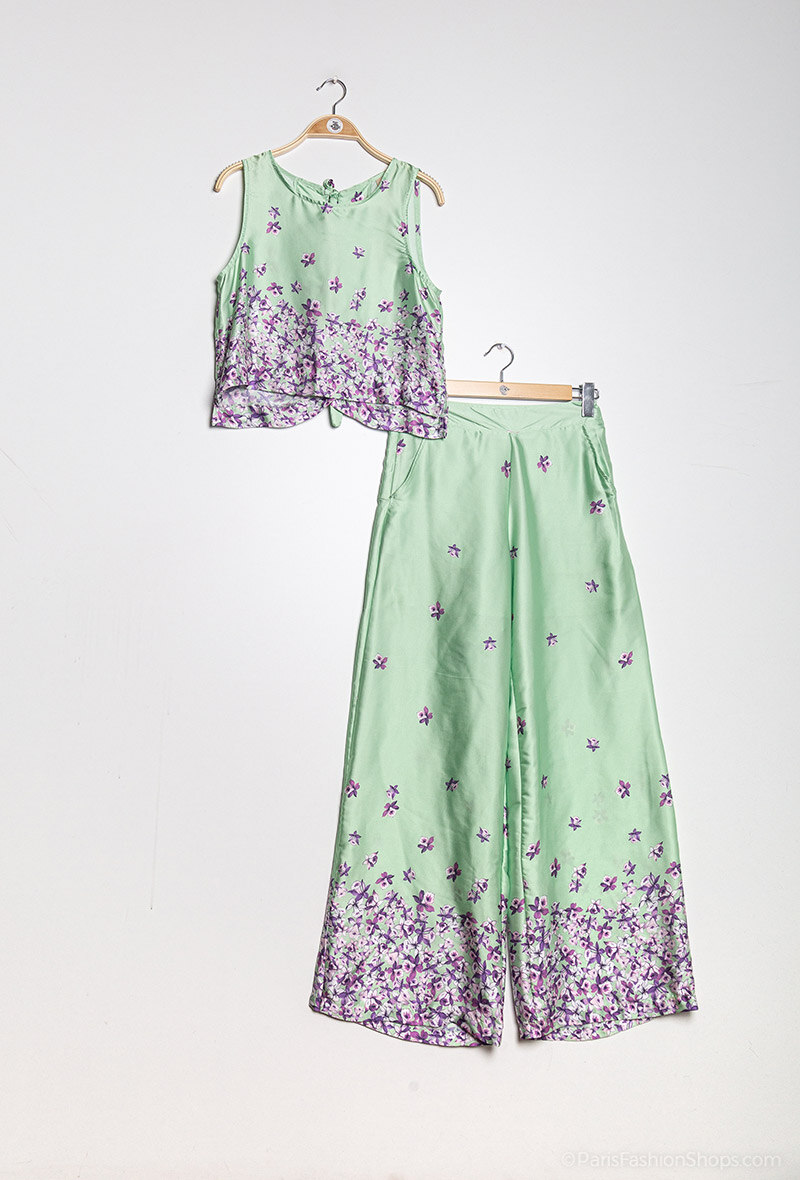 Grossiste Lily White - Débardeur satiné à imprimé fleurs