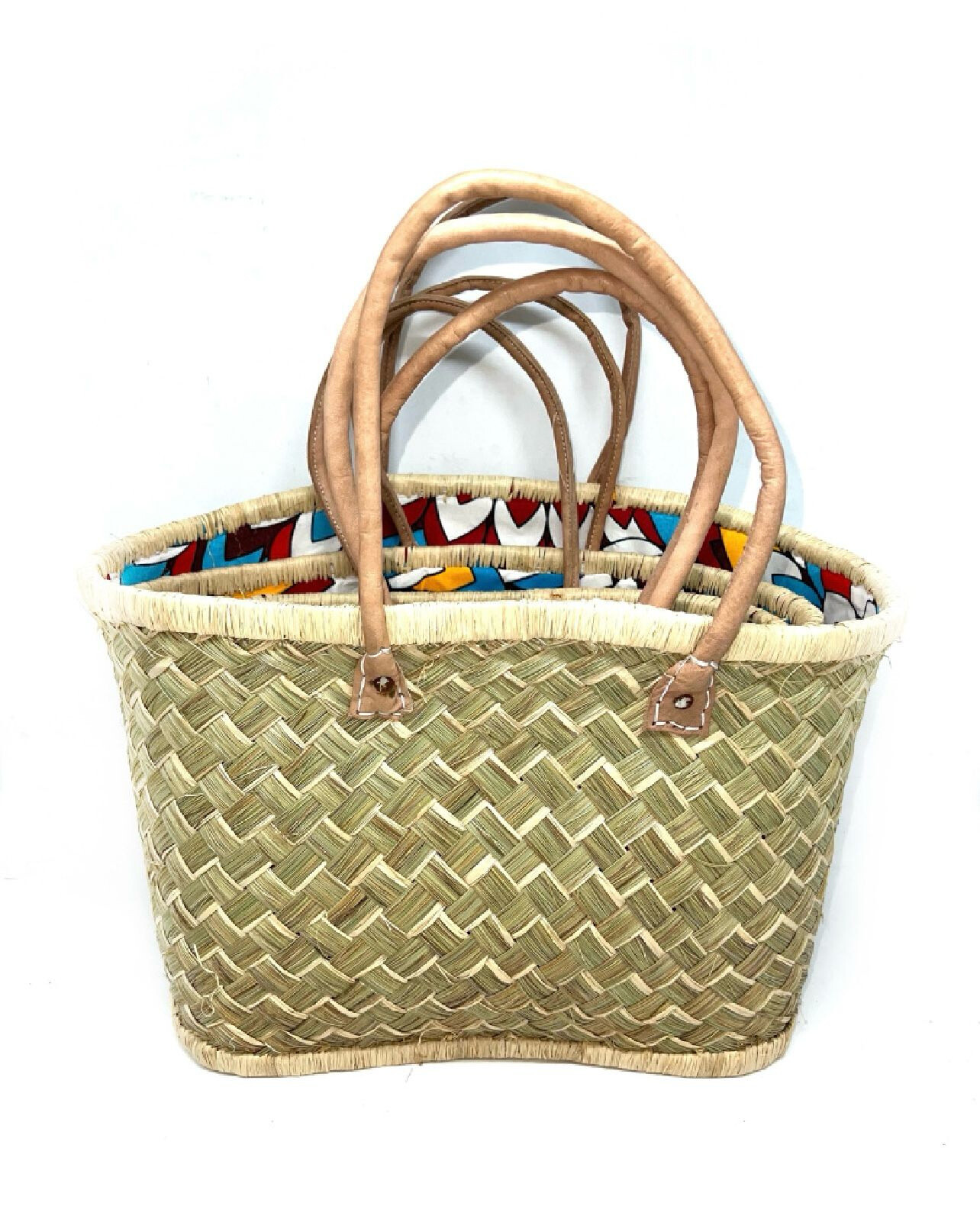 Wholesaler LINETA - natural basket from Madagascar