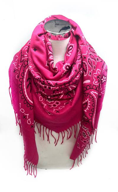 Grossiste LINETA - K8 Echarpe grand carré motif bandana avec longue frange Grossiste LINETA - K8 Echarpe grand carré motif bandana avec longue frange