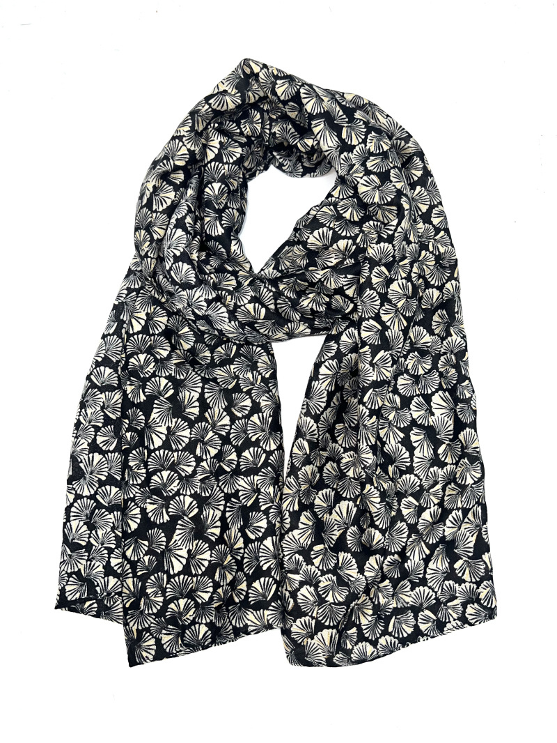 Grossiste LINETA - HH-224 Foulard imprimé gingko avec dorure