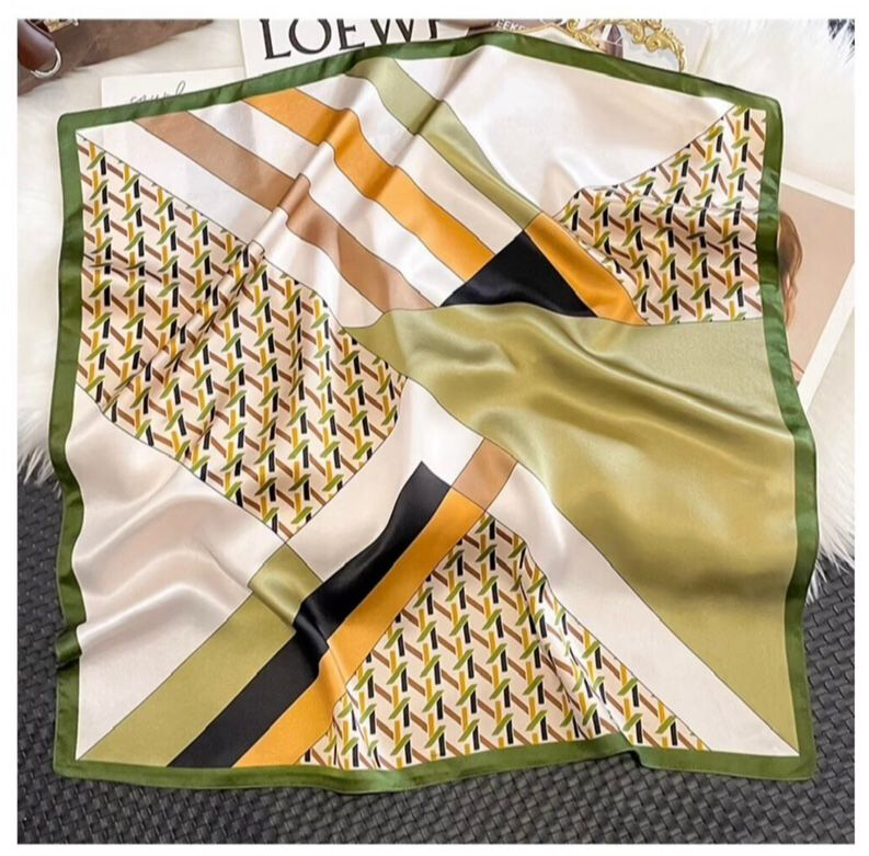 Grossiste LINETA - D-5 Foulard touche soie 70x70 motif géométrique